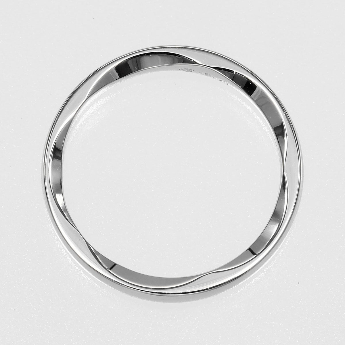 Chanel Silver Platinum 950 Band Ring (Pre-Owned)