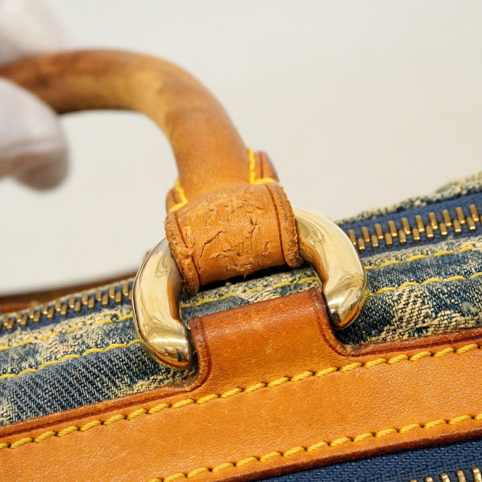 Louis Vuitton Blue Handbag (Pre-Owned)