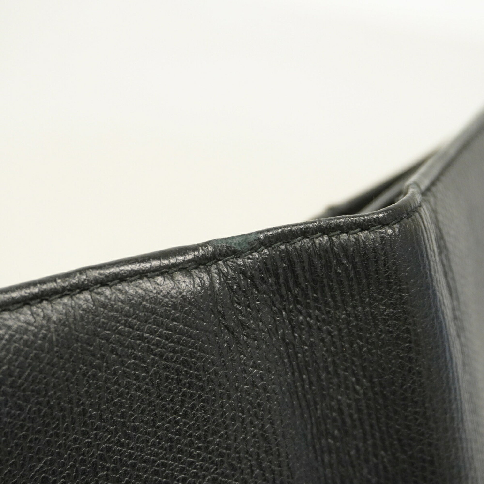 Chanel Black Grained Calfskin Long Wallet (Bi-Fold) (Pre-Owned)