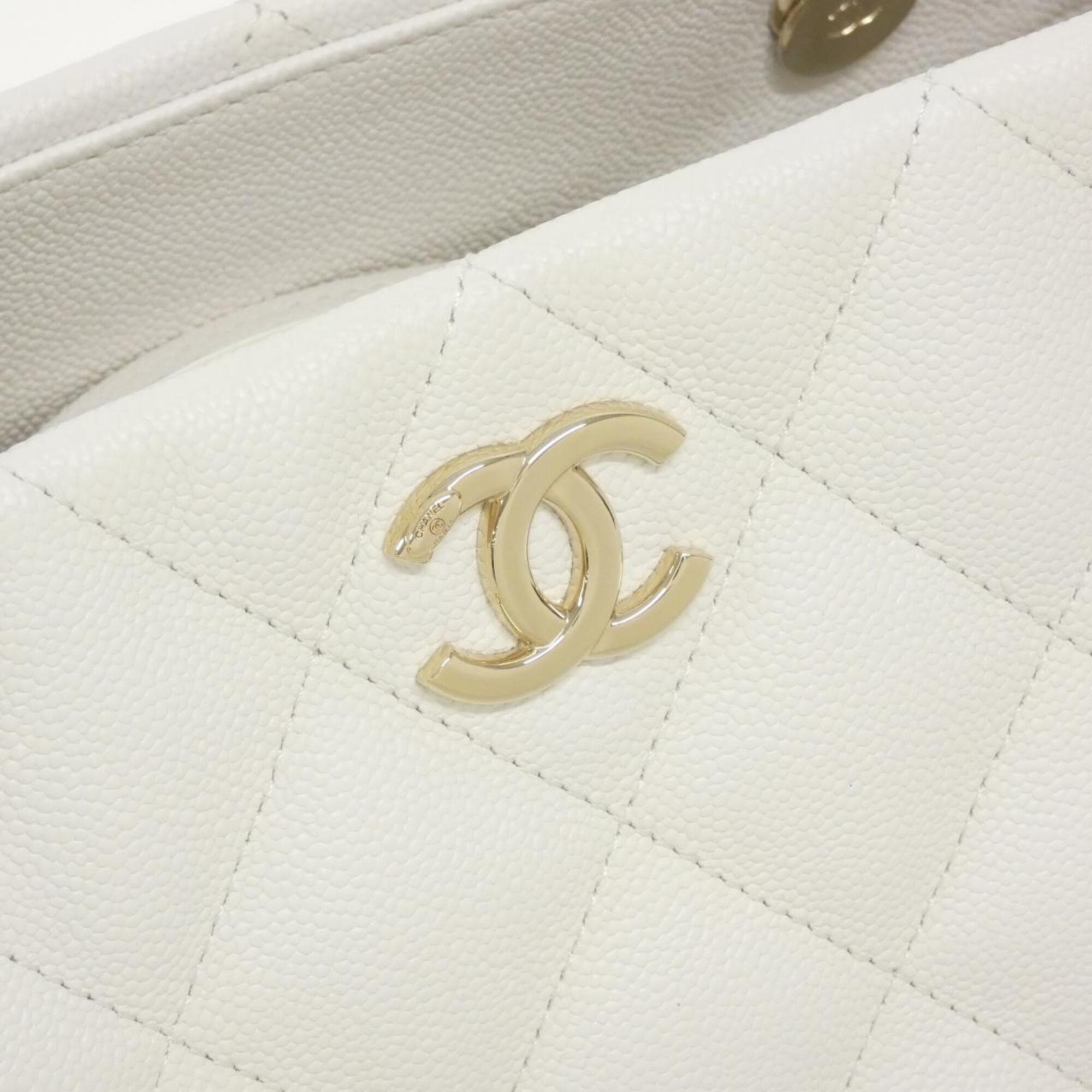 Chanel White Grained Calfskin Handbag Pouch (Pre-Owned)