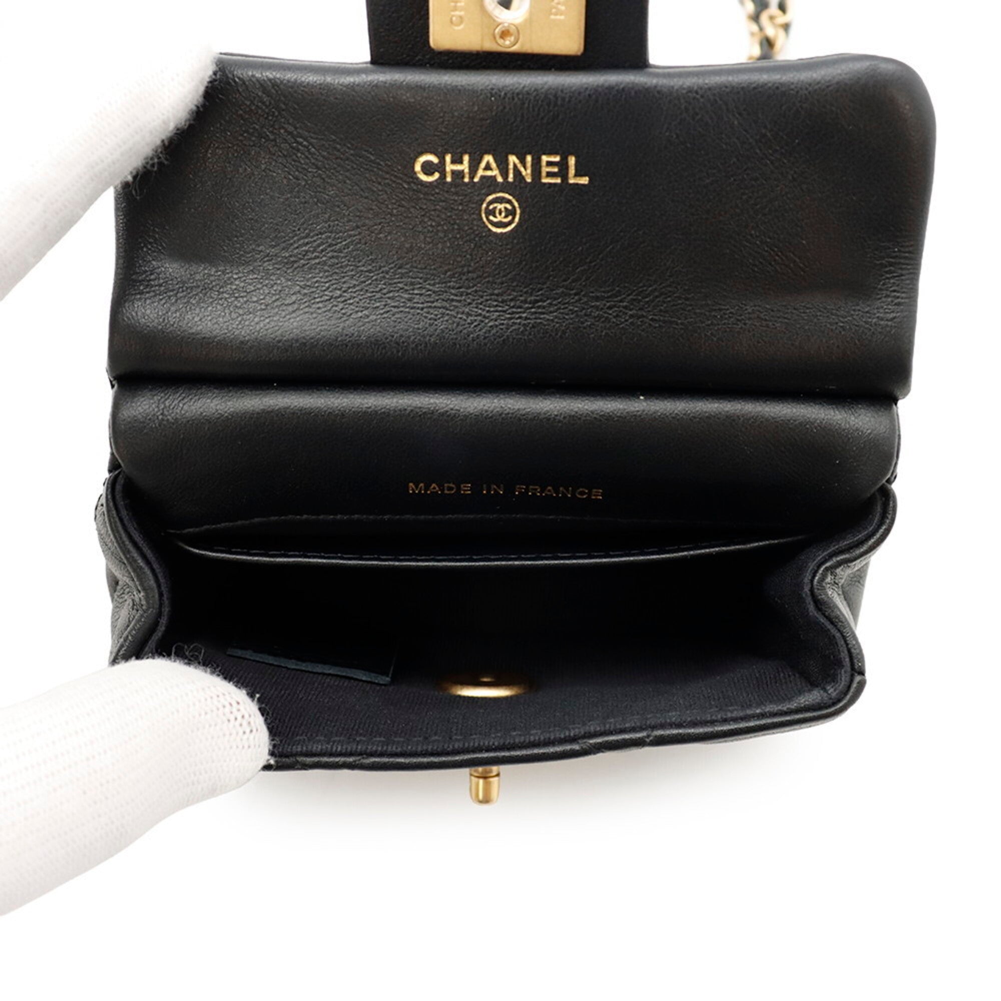 Chanel Matelasse Black Leather Handbag Shoulder Bag (Pre-Owned)