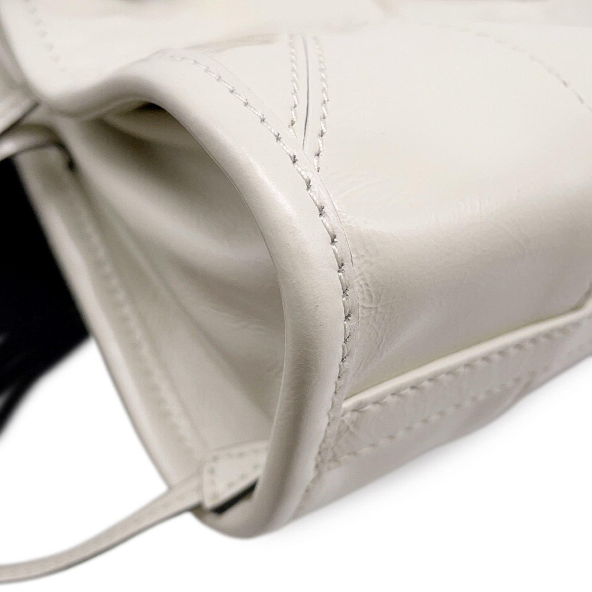 Prada White Leather Handbag (Pre-Owned)