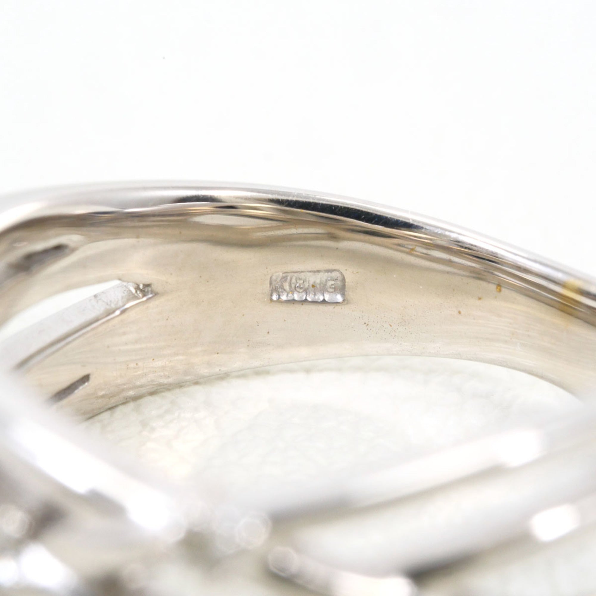 Unbranded White Gold White Gold (18K) Band Ring (Pre-Owned)