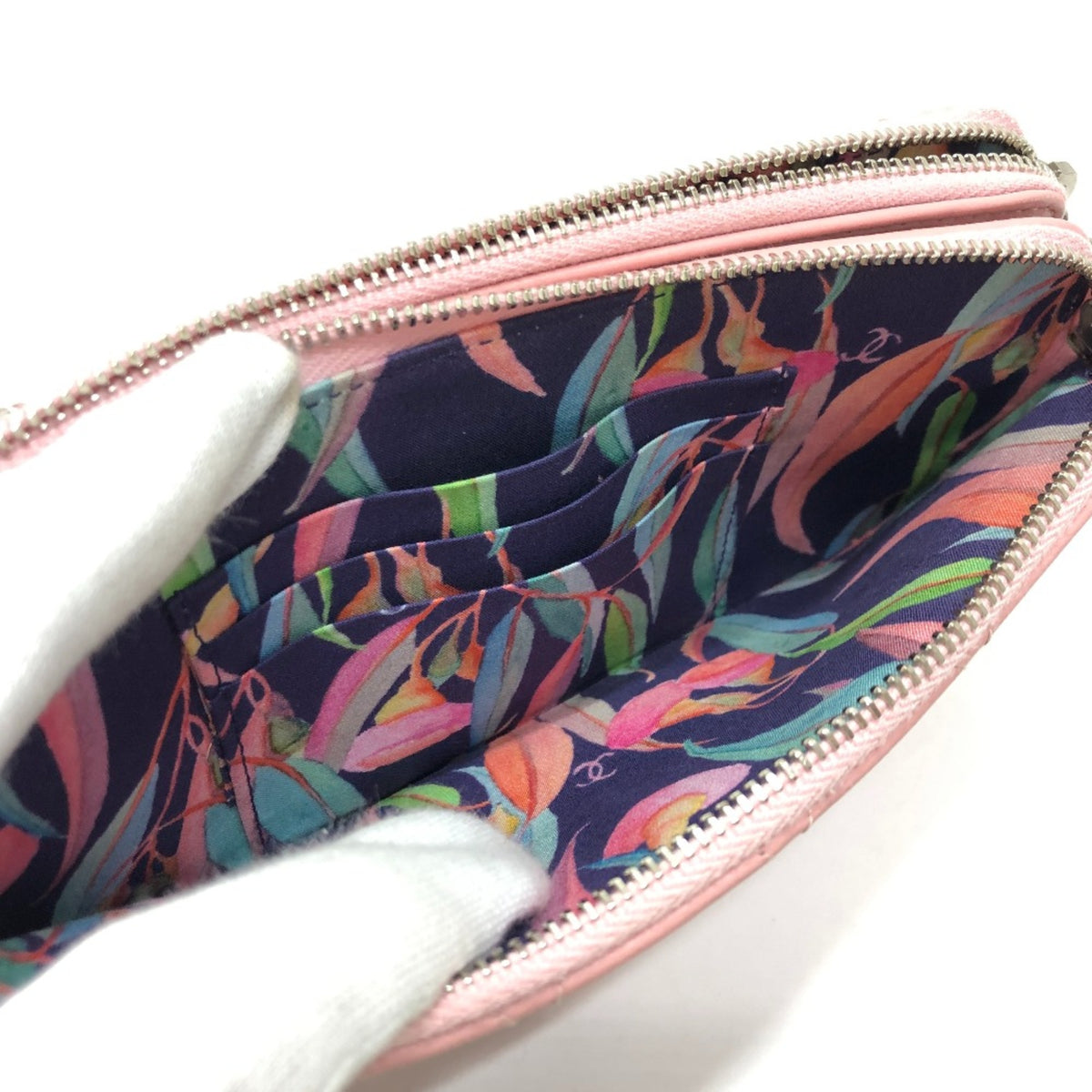 Chanel Pink Leather Shoulder Bag (Pre-Owned)