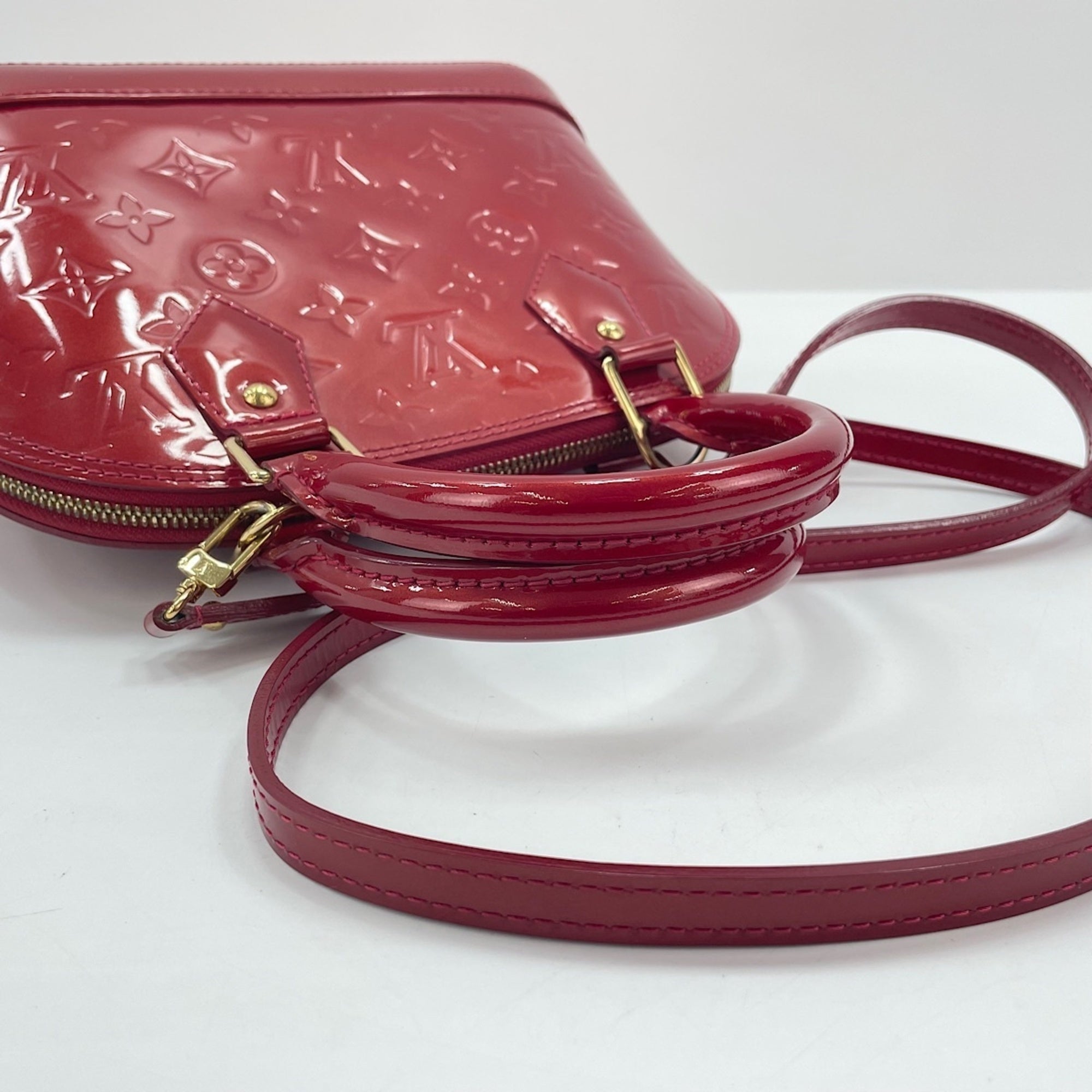 Louis Vuitton Red Color Handbag (Pre-Owned)