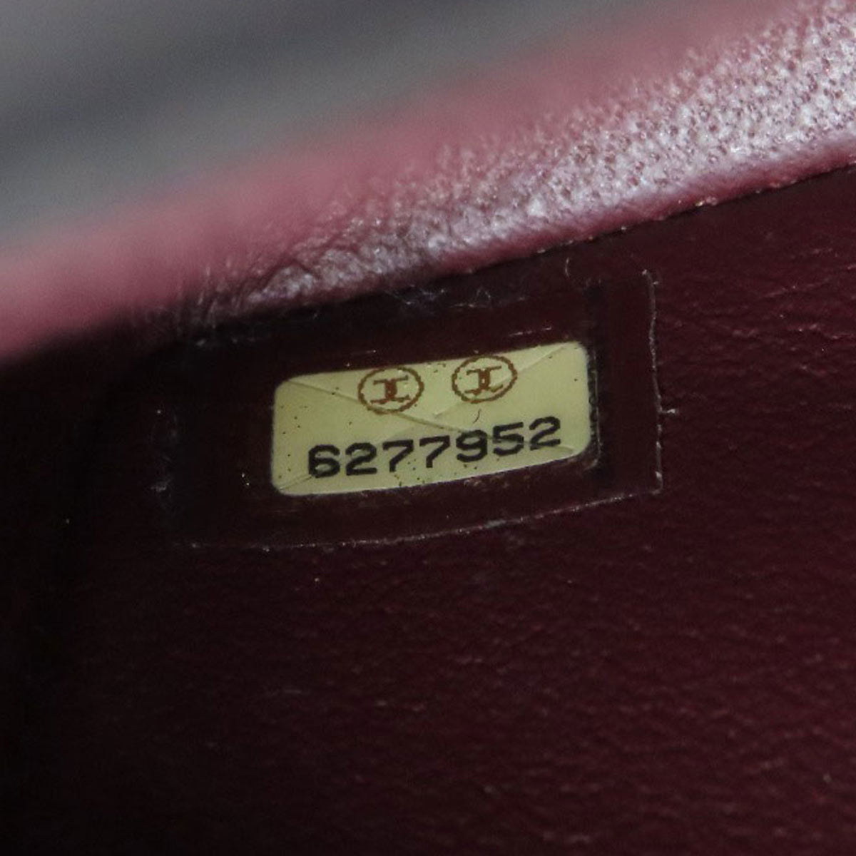 Chanel Black Leather Shoulder Bag (Pre-Owned)