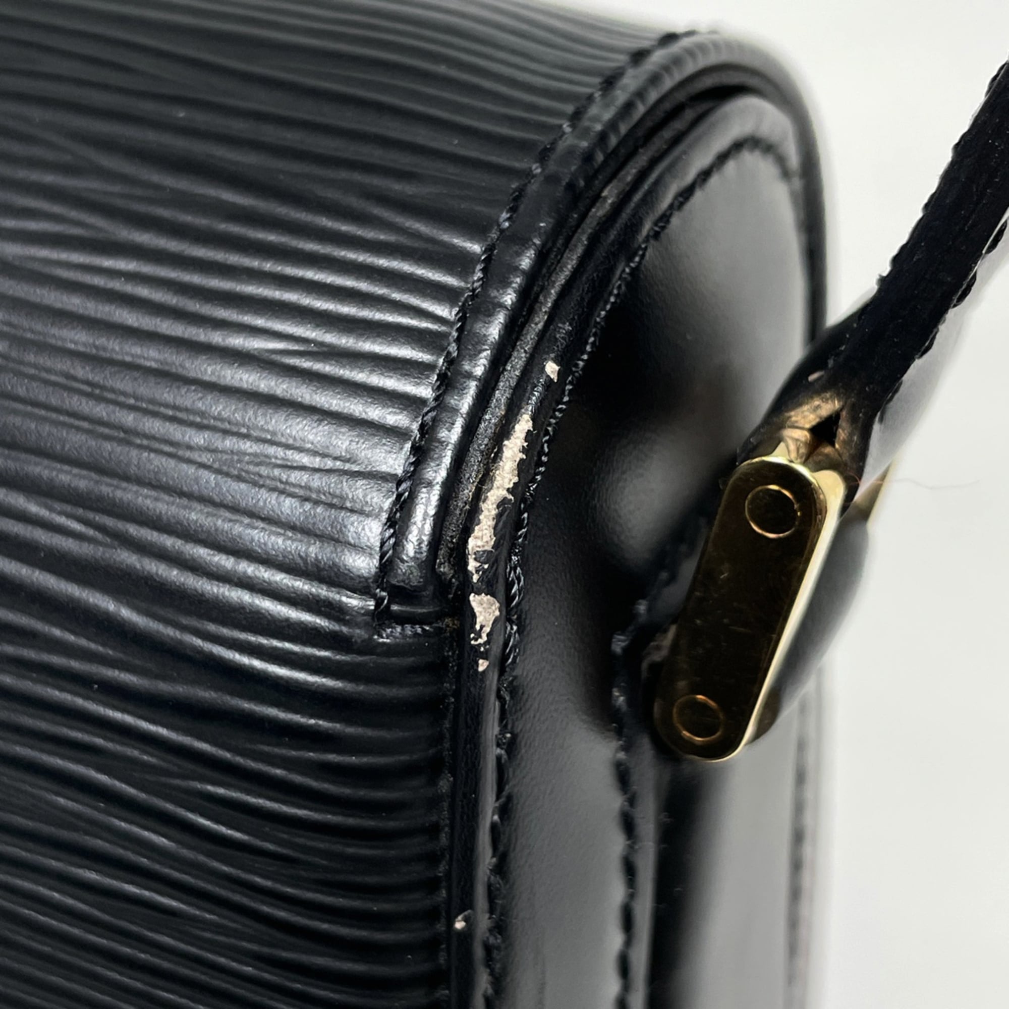 Louis Vuitton Epi Black Noir Epi Leather Shoulder Bag (Pre-Owned)