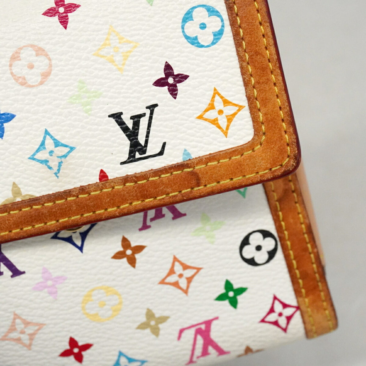 Louis Vuitton Blanc Wallet (Tri-Fold) (Pre-Owned)
