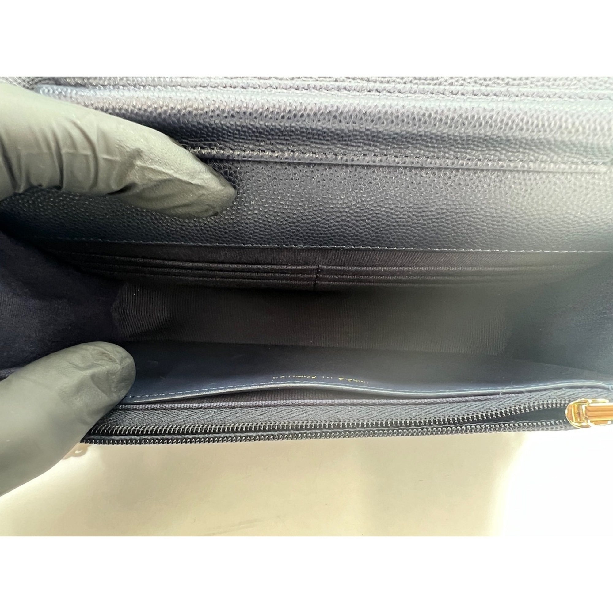 Chanel Navy Shoulder Bag (Pre-Owned)