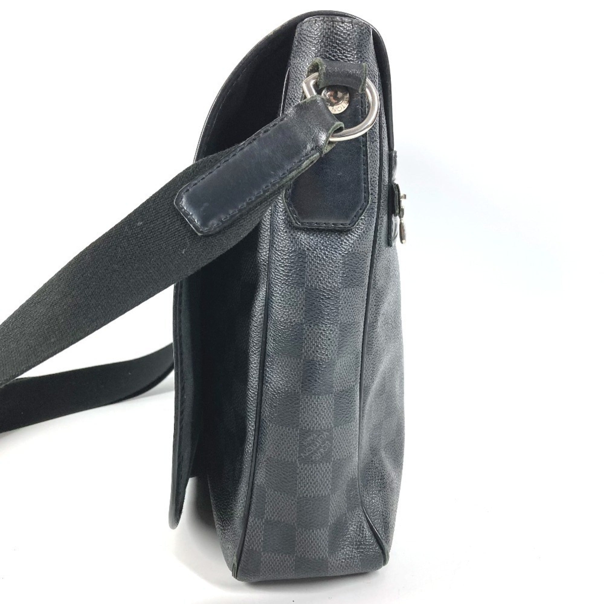 Louis Vuitton Black Damier Graphite Messenger Bag Shoulder Bag (Pre-Owned)
