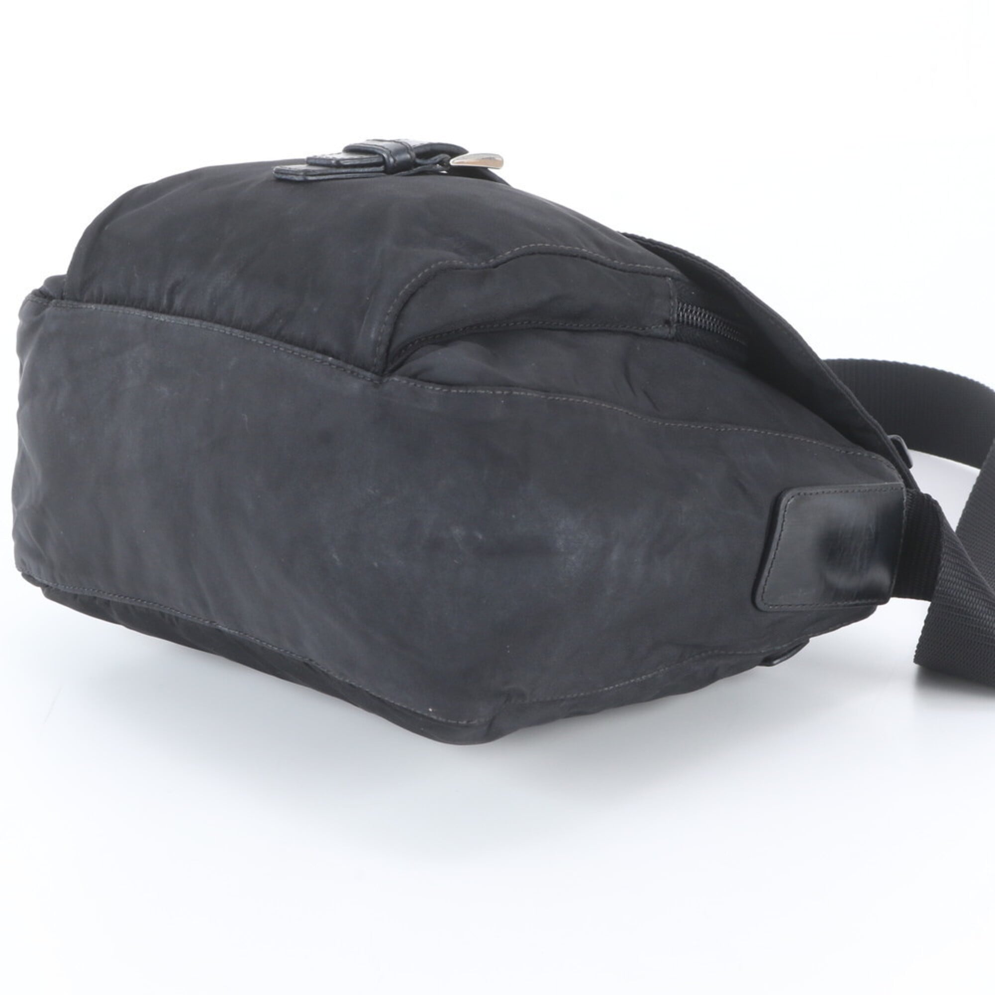 Prada Black Leather Nylon Messenger Bag Shoulder Bag (Pre-Owned)