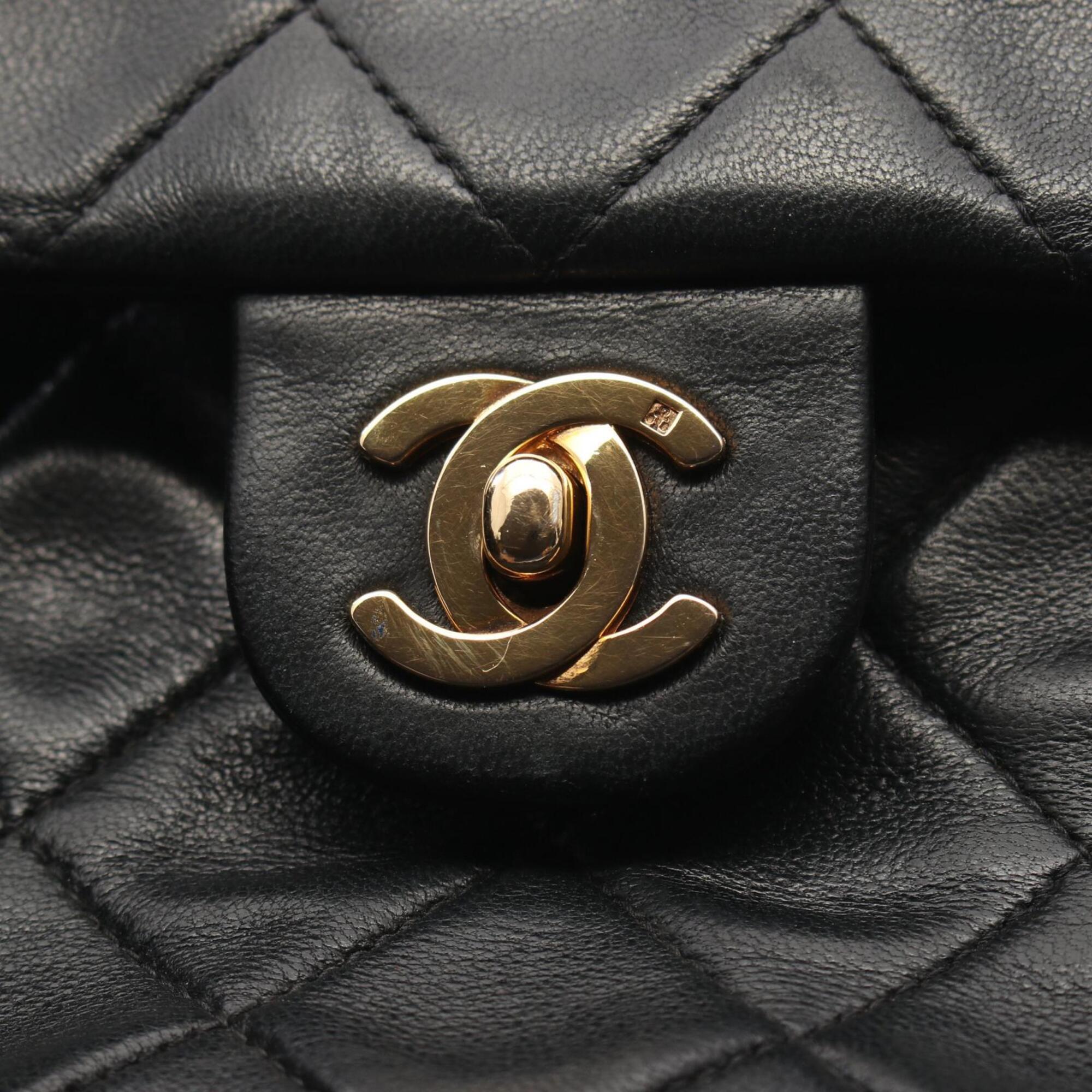 Chanel Black Leather Handbag Shoulder Bag (Pre-Owned)