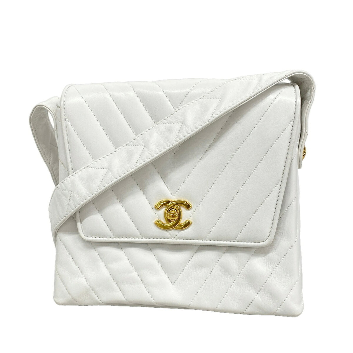 Chanel White Leather Shoulder Bag (Pre-Owned)