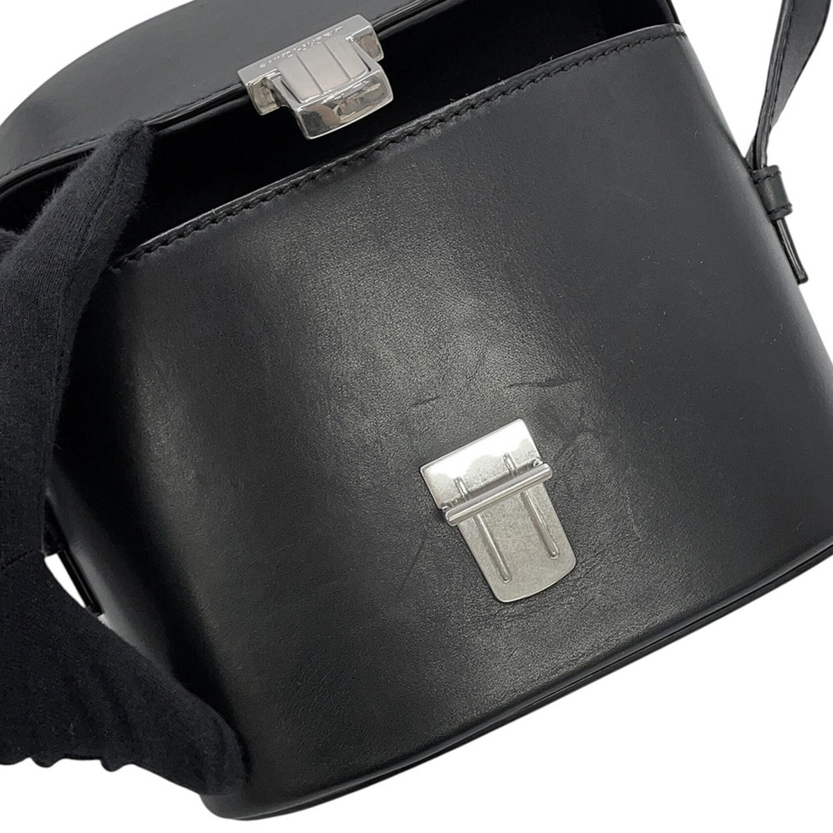 Yves Saint Laurent Black Leather Handbag Shoulder Bag (Pre-Owned)