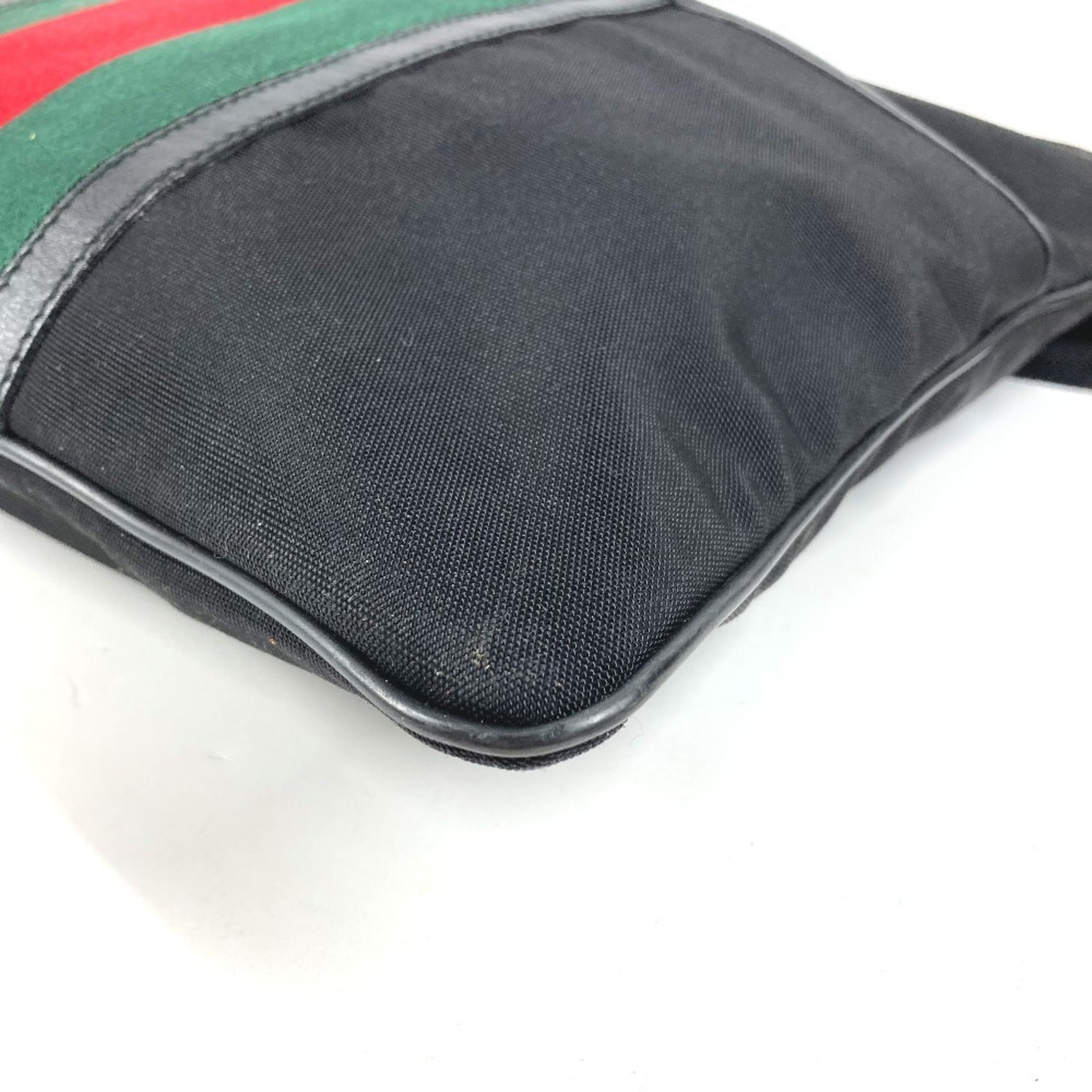 Gucci Black Nylon Shoulder Bag (Pre-Owned)