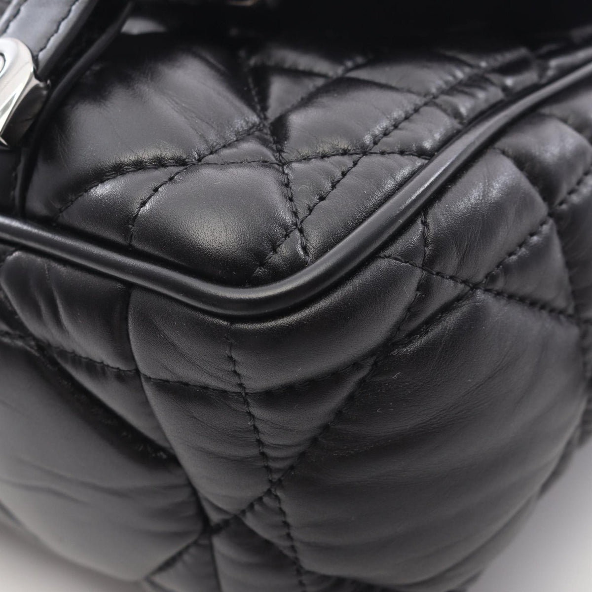 Christian Dior Black Leather Shoulder Bag (Pre-Owned)
