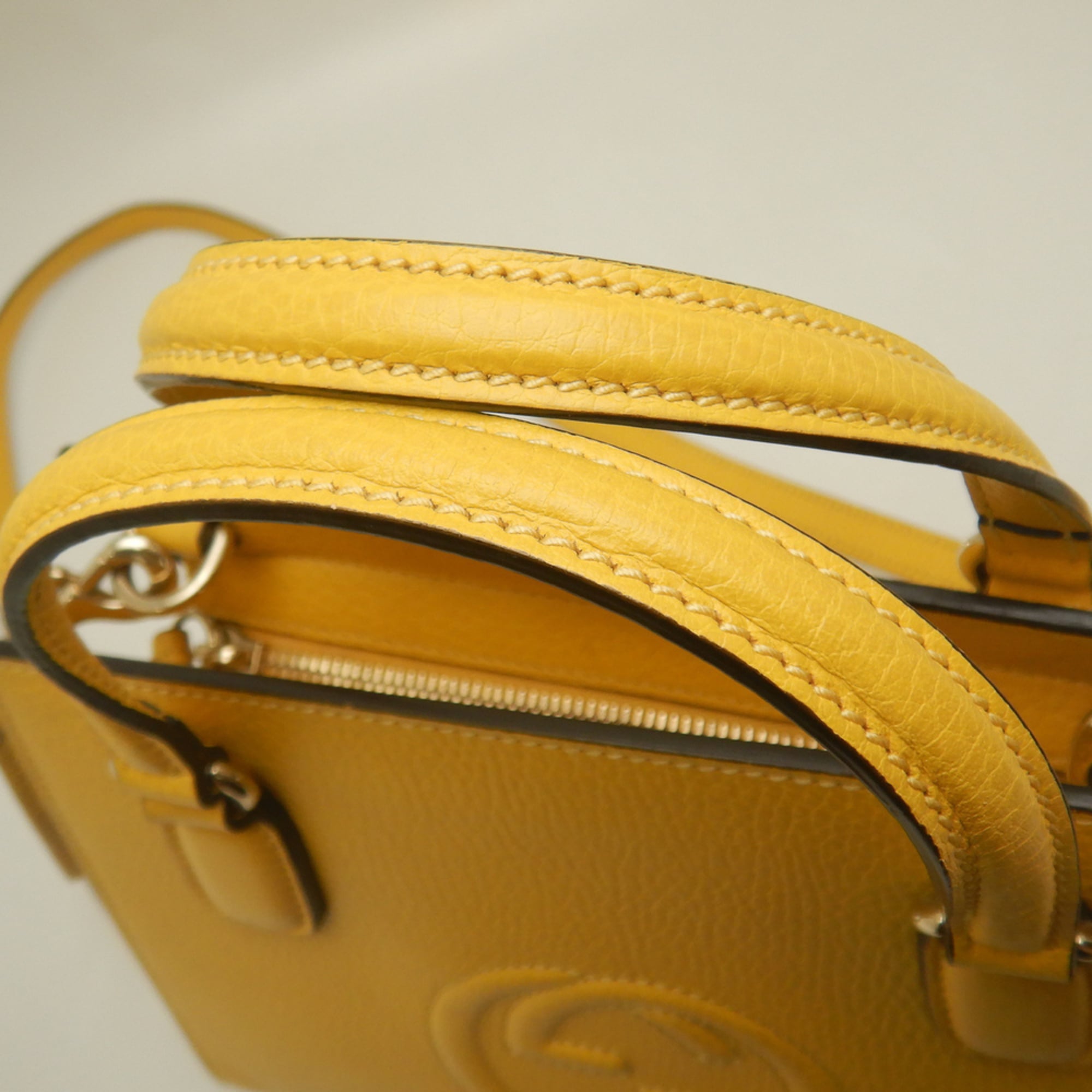 Gucci Yellow Leather Handbag (Pre-Owned)