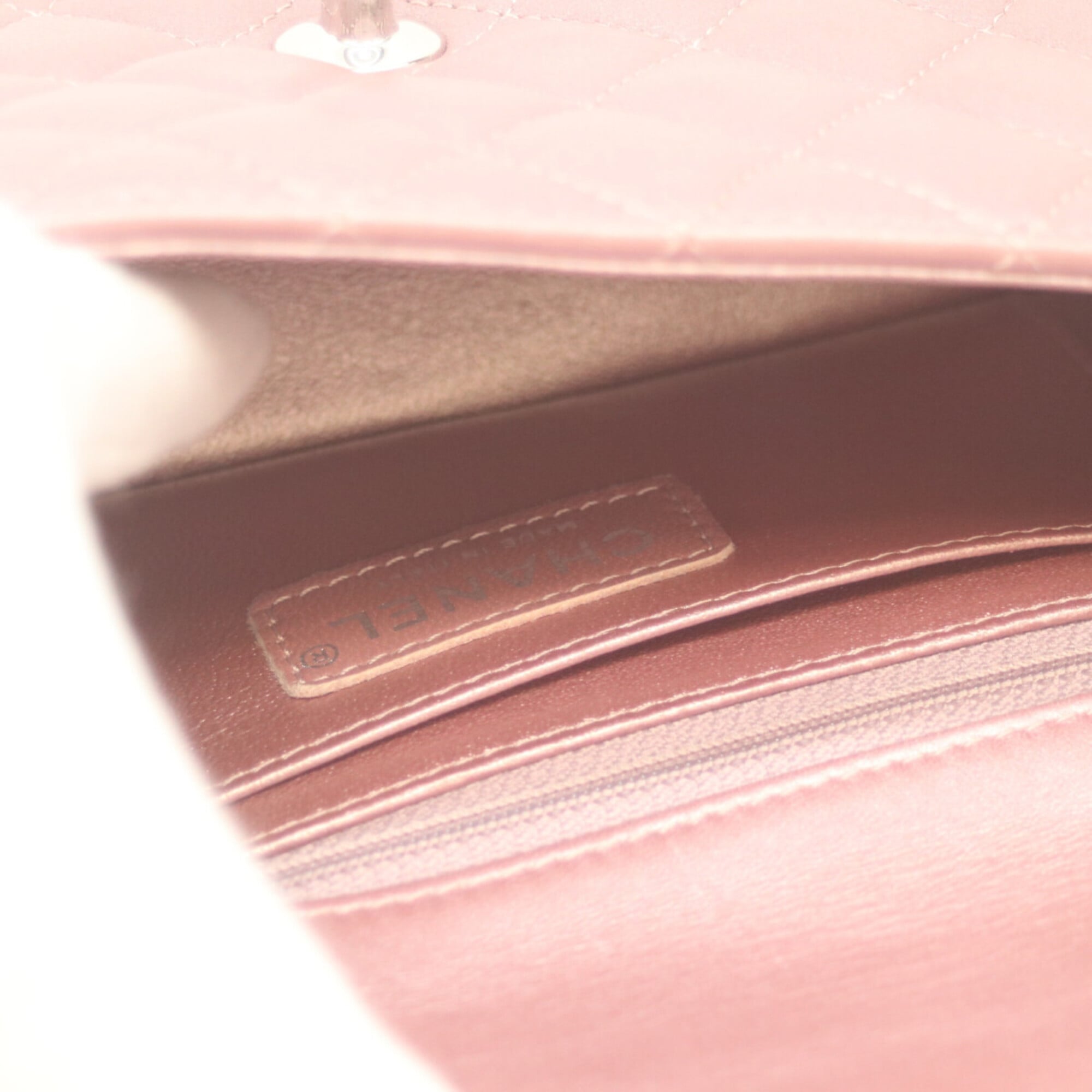 Chanel Metallic Pink Leather Shoulder Bag (Pre-Owned)