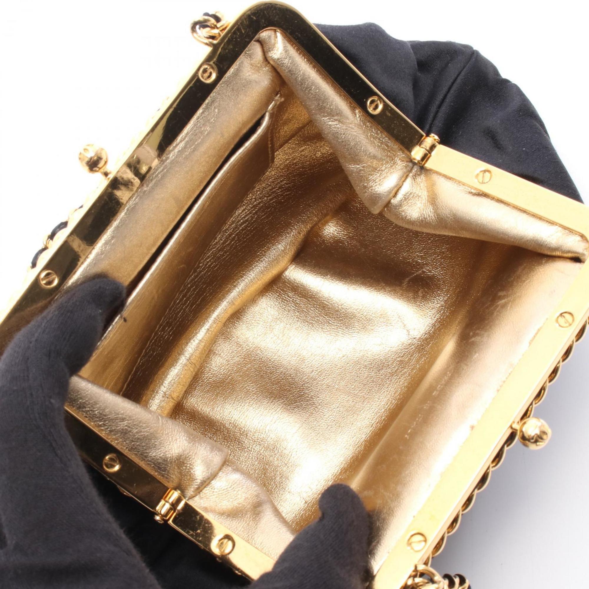 Chanel Black Fabric Shoulder Bag (Pre-Owned)