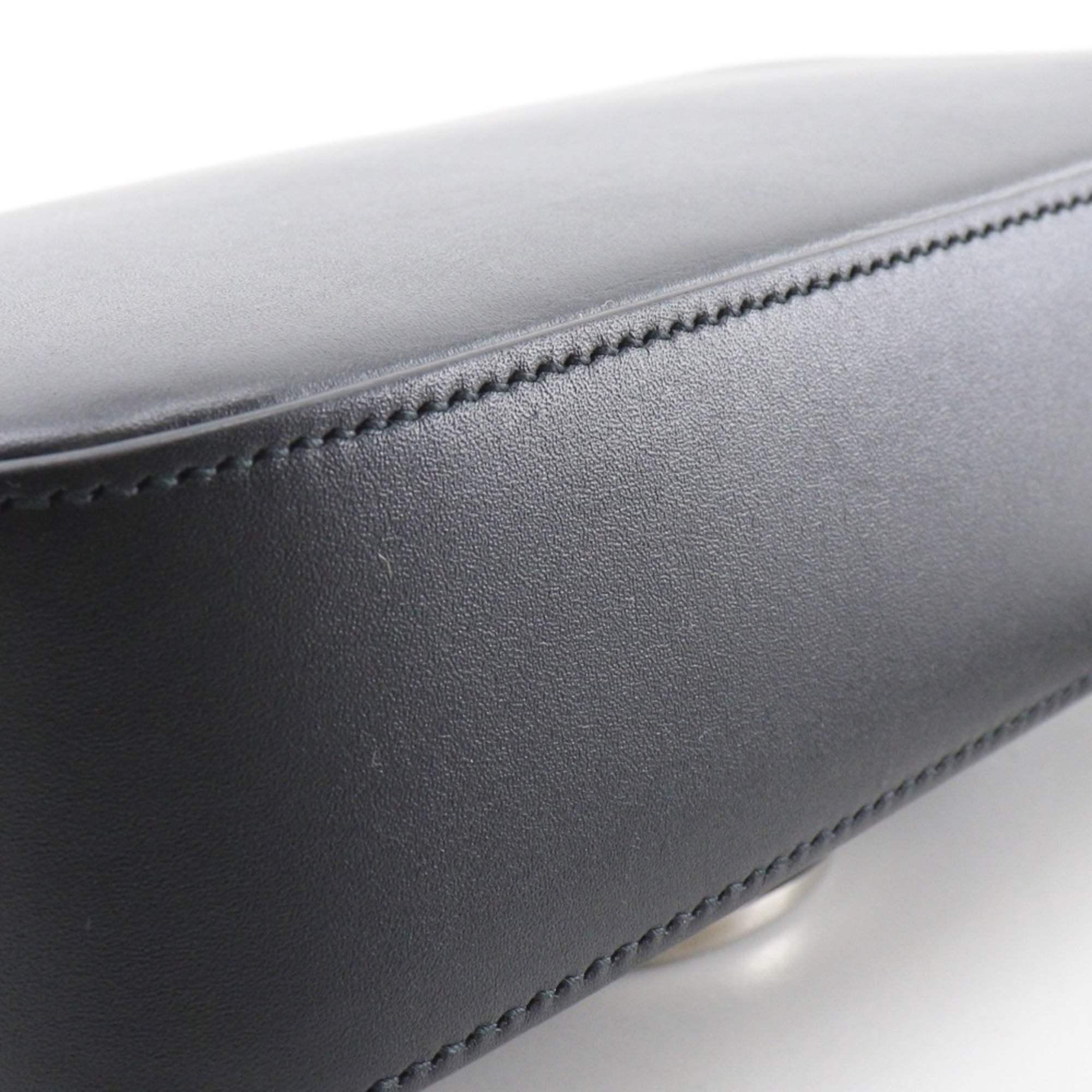Gucci Black Leather Shoulder Bag (Pre-Owned)