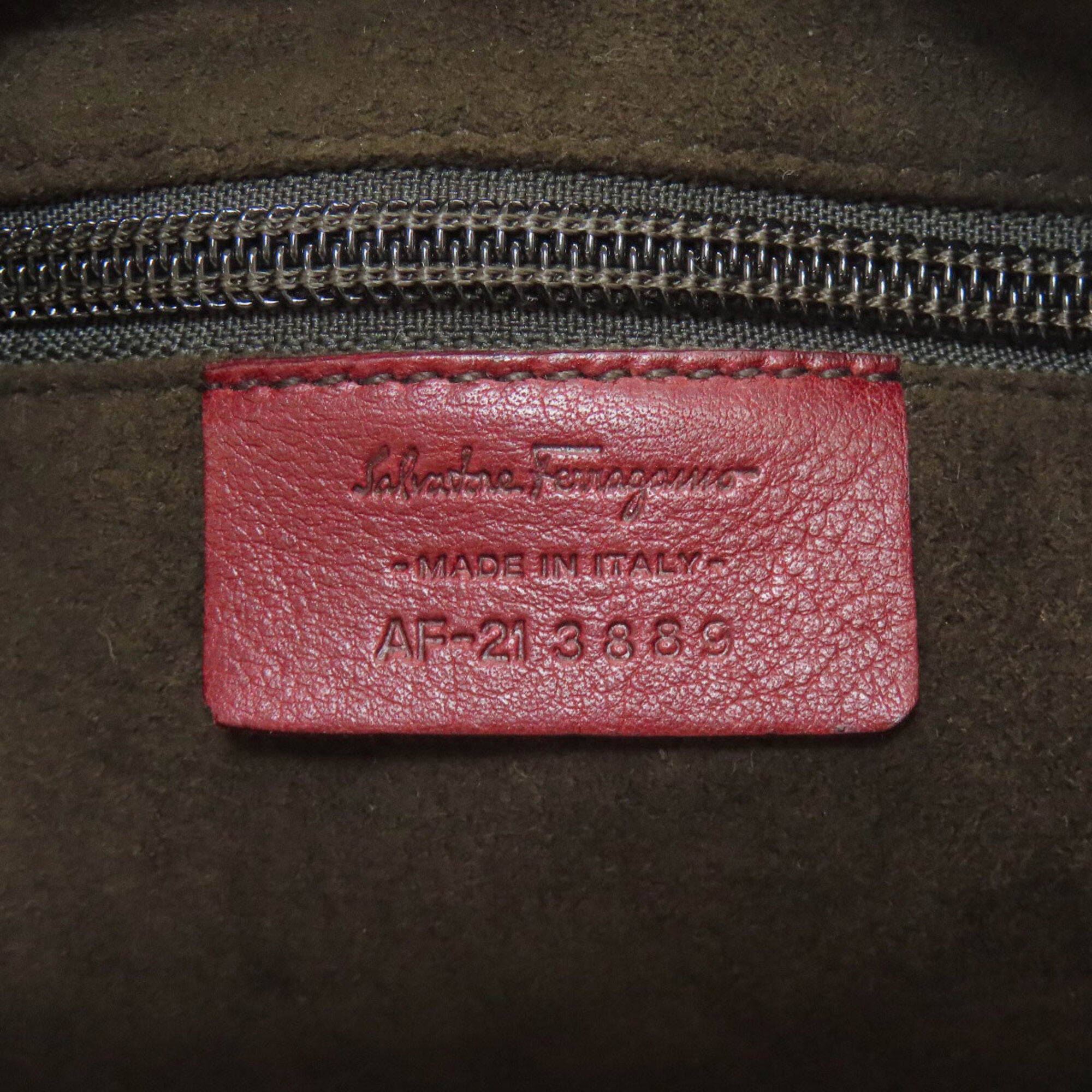 Salvatore Ferragamo Bordeaux Leather Shoulder Bag (Pre-Owned)