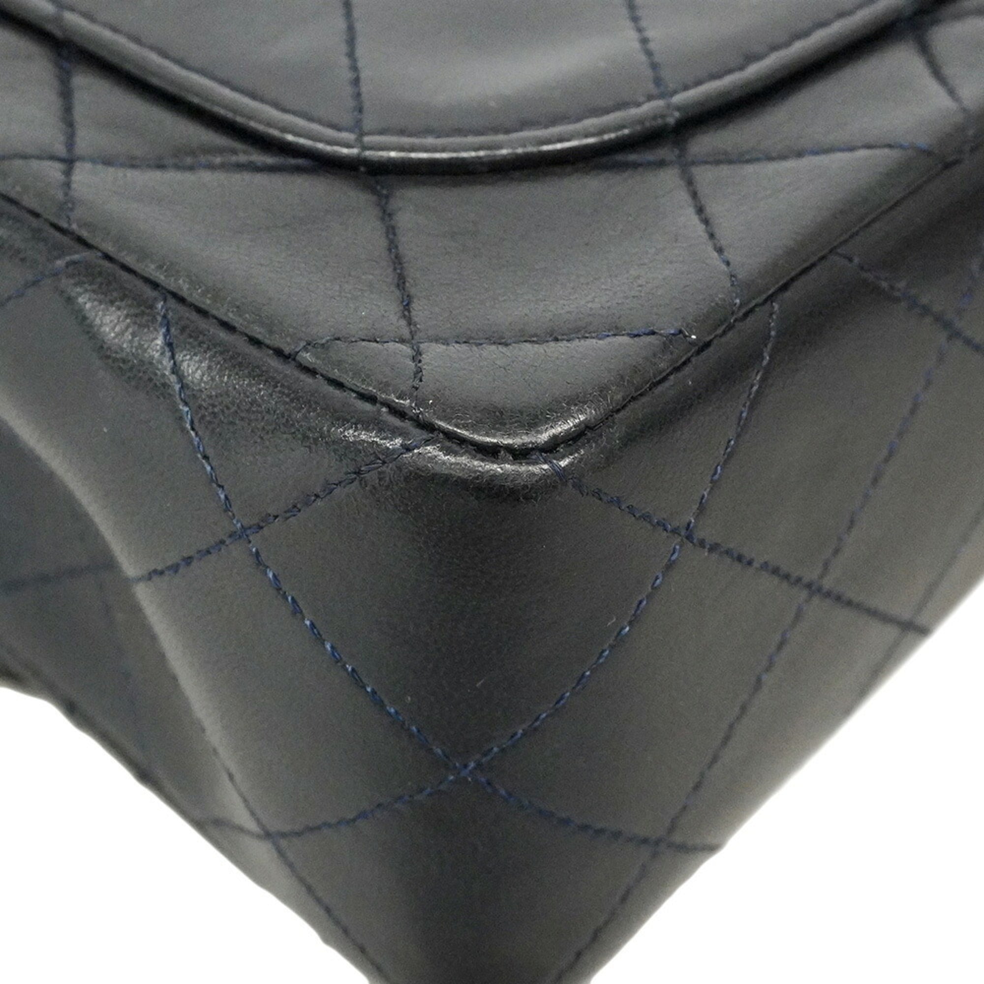 Chanel Black Leather Shoulder Bag (Pre-Owned)