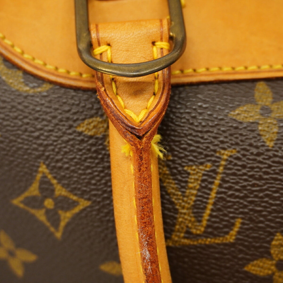 Louis Vuitton Brown Handbag (Pre-Owned)