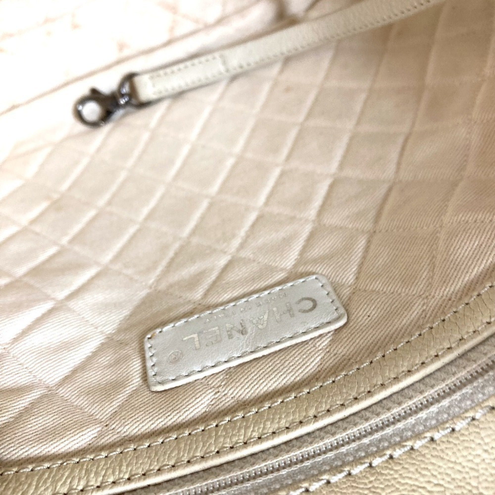 Chanel Ivory Leather Handbag Tote Bag (Pre-Owned)