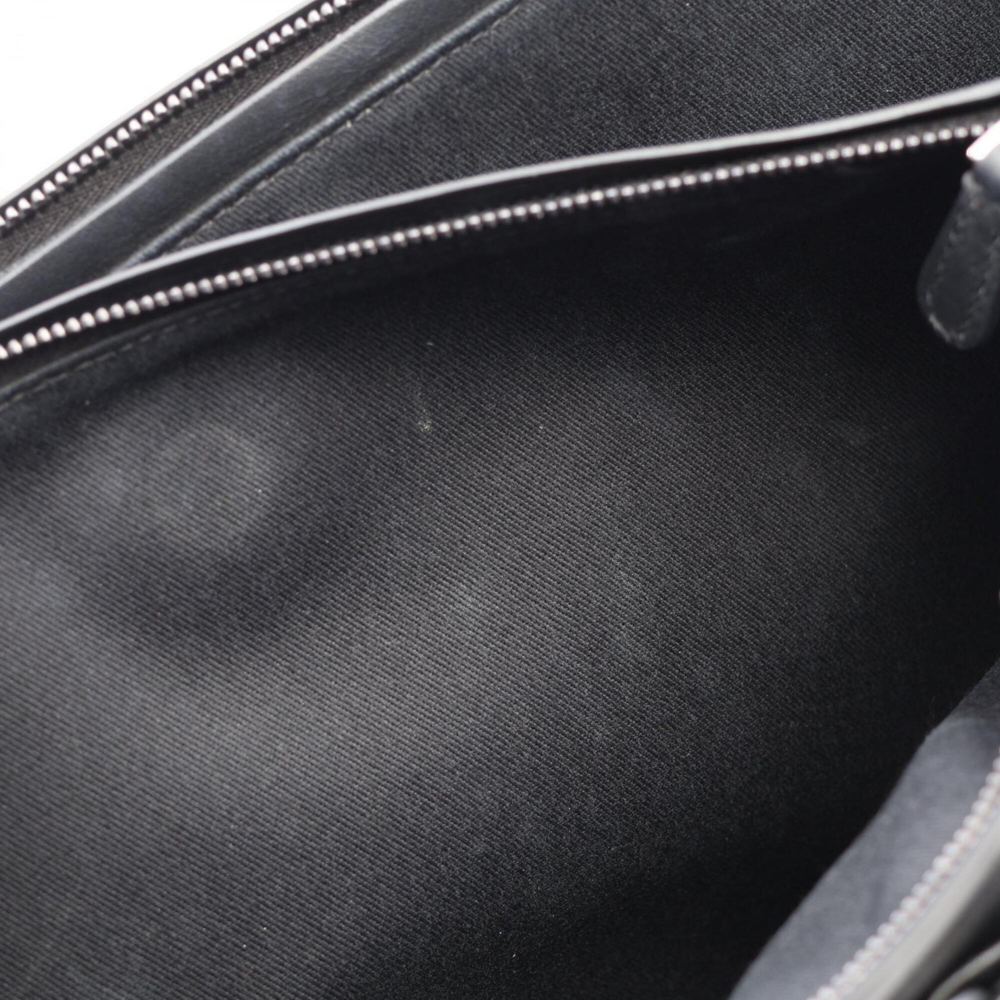 Salvatore Ferragamo Black Leather Handbag Shoulder Bag (Pre-Owned)