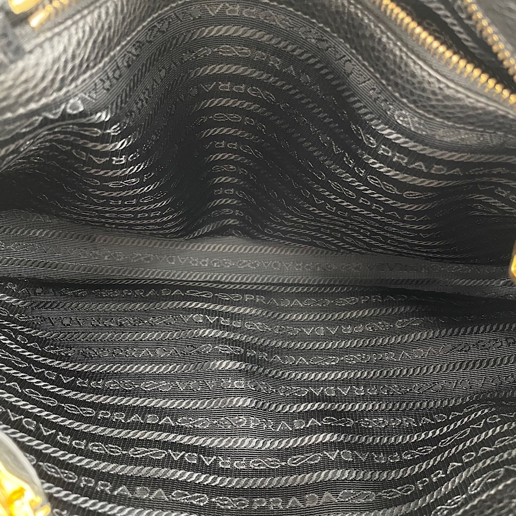 Prada Black Leather Handbag (Pre-Owned)
