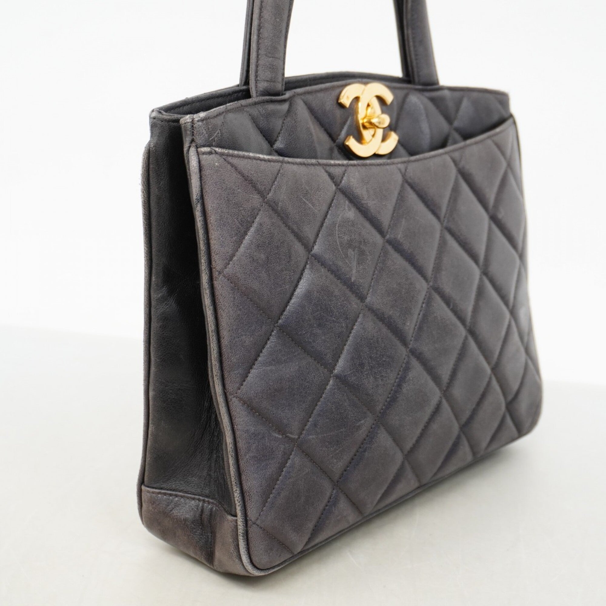 Chanel Black Leather Handbag (Pre-Owned)