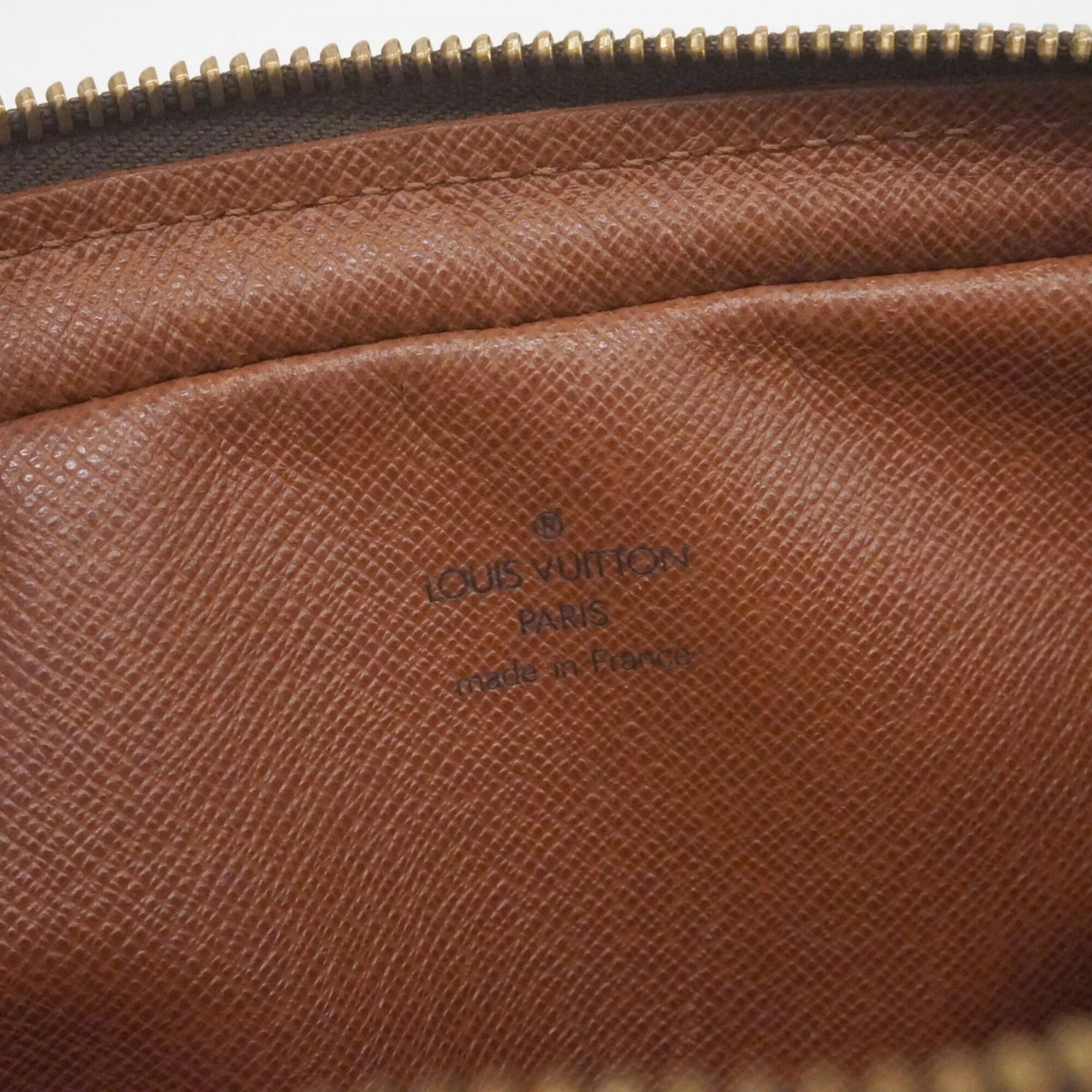 Louis Vuitton Brown Shoulder Bag (Pre-Owned)