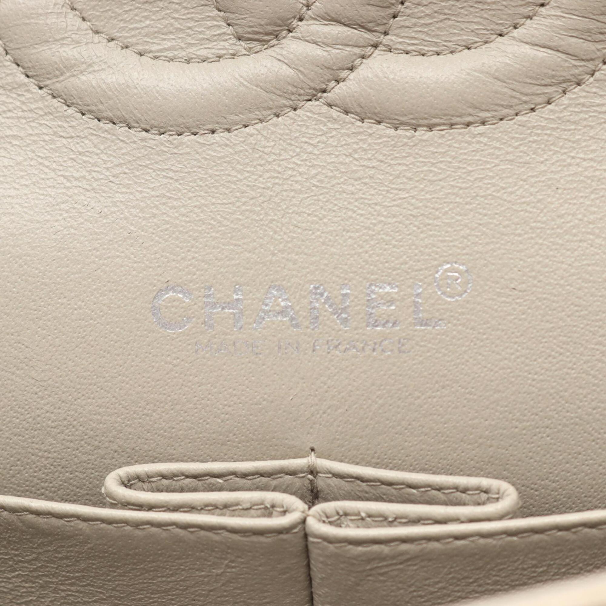 Chanel Gray Leather Handbag Shoulder Bag (Pre-Owned)