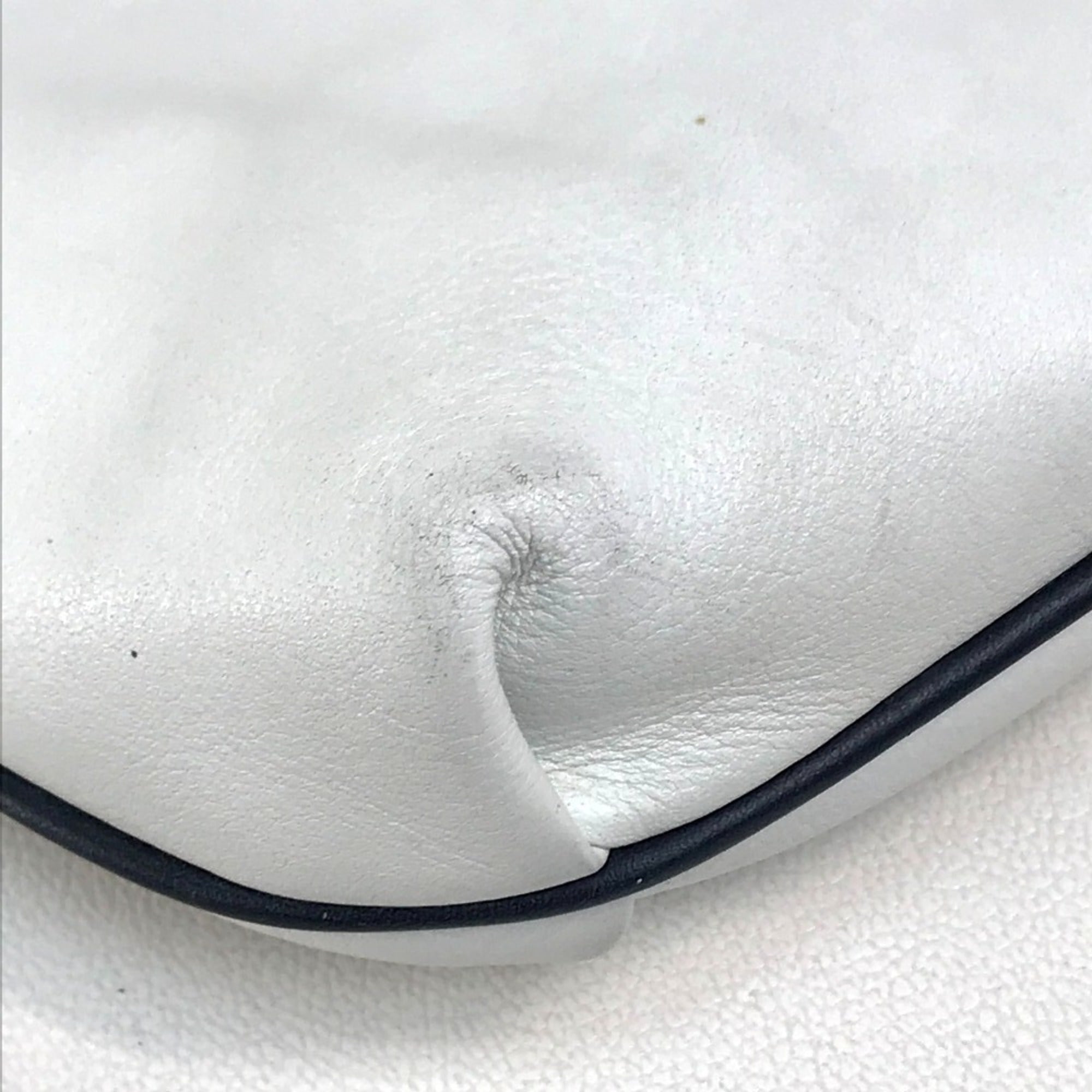 Celine White Leather Shoulder Bag (Pre-Owned)