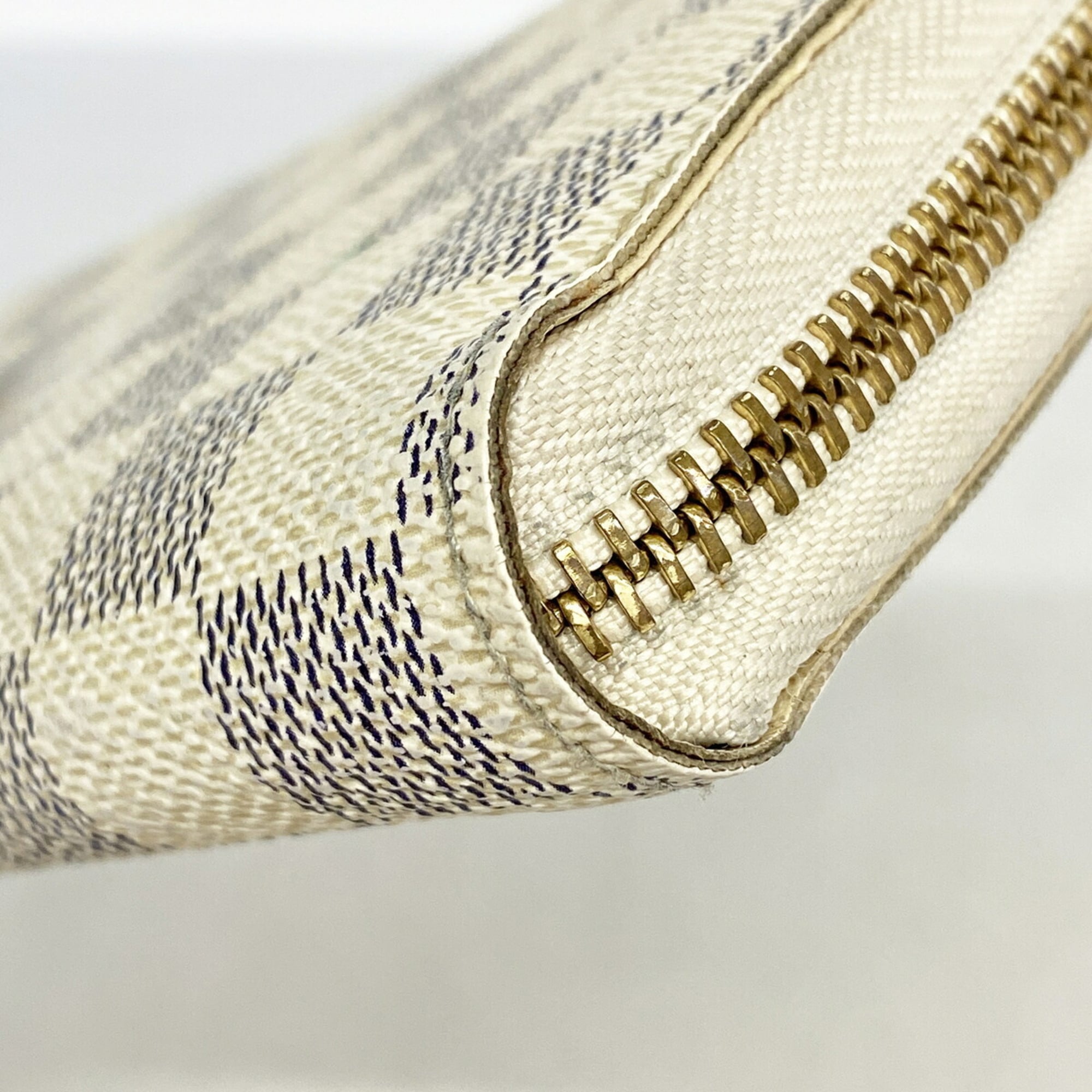Louis Vuitton White Long Wallet (Bi-Fold) (Pre-Owned)