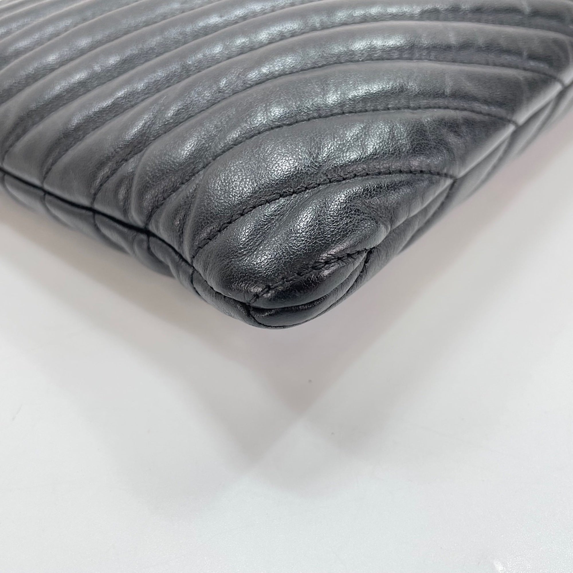 Yves Saint Laurent Black Clutch Bag (Pre-Owned)