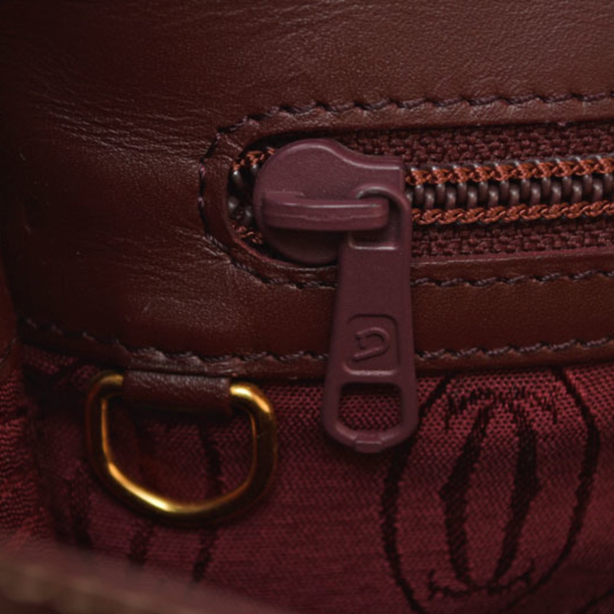 Cartier Bordeaux Leather Shoulder Bag (Pre-Owned)