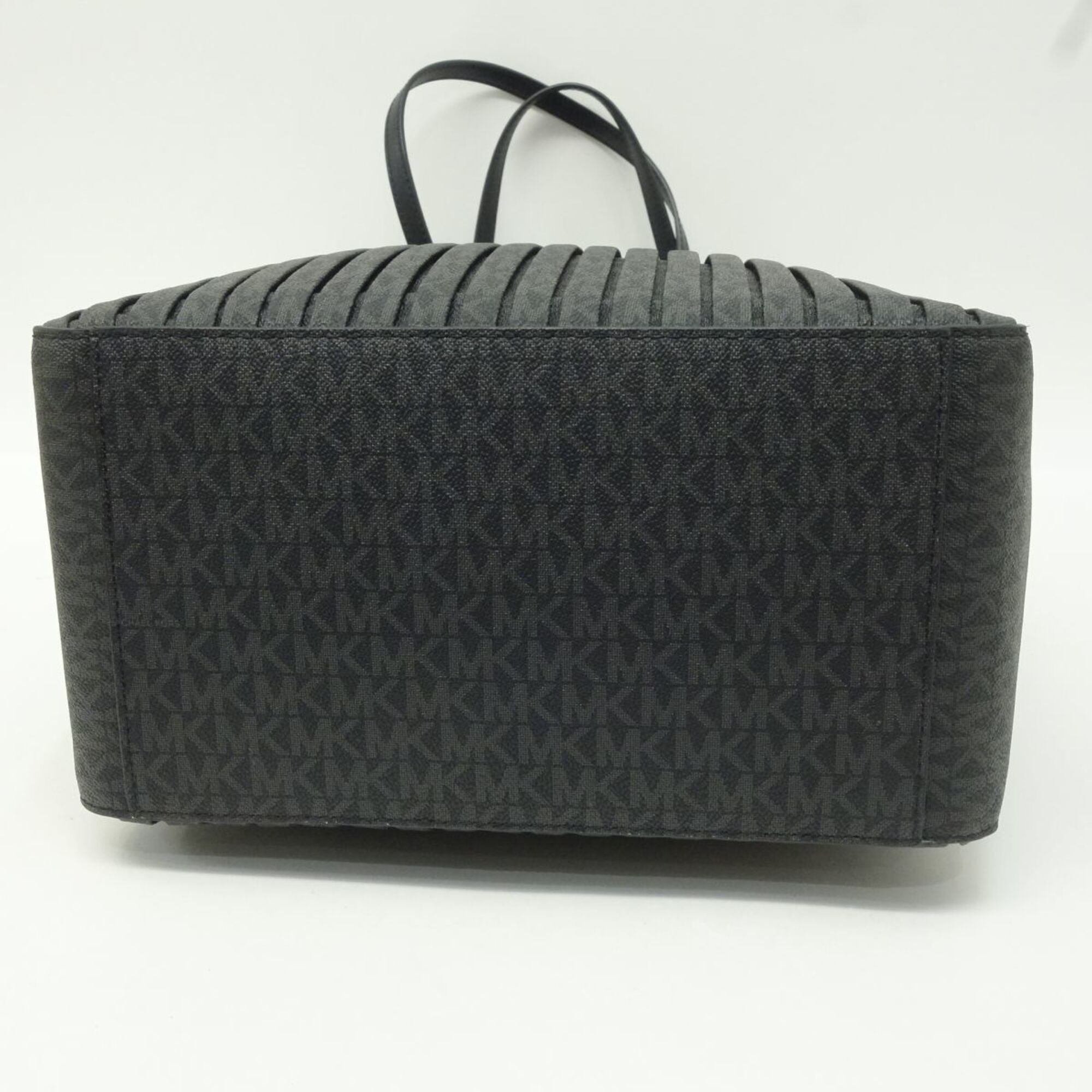 Michael Kors Black Tote Bag (Pre-Owned)