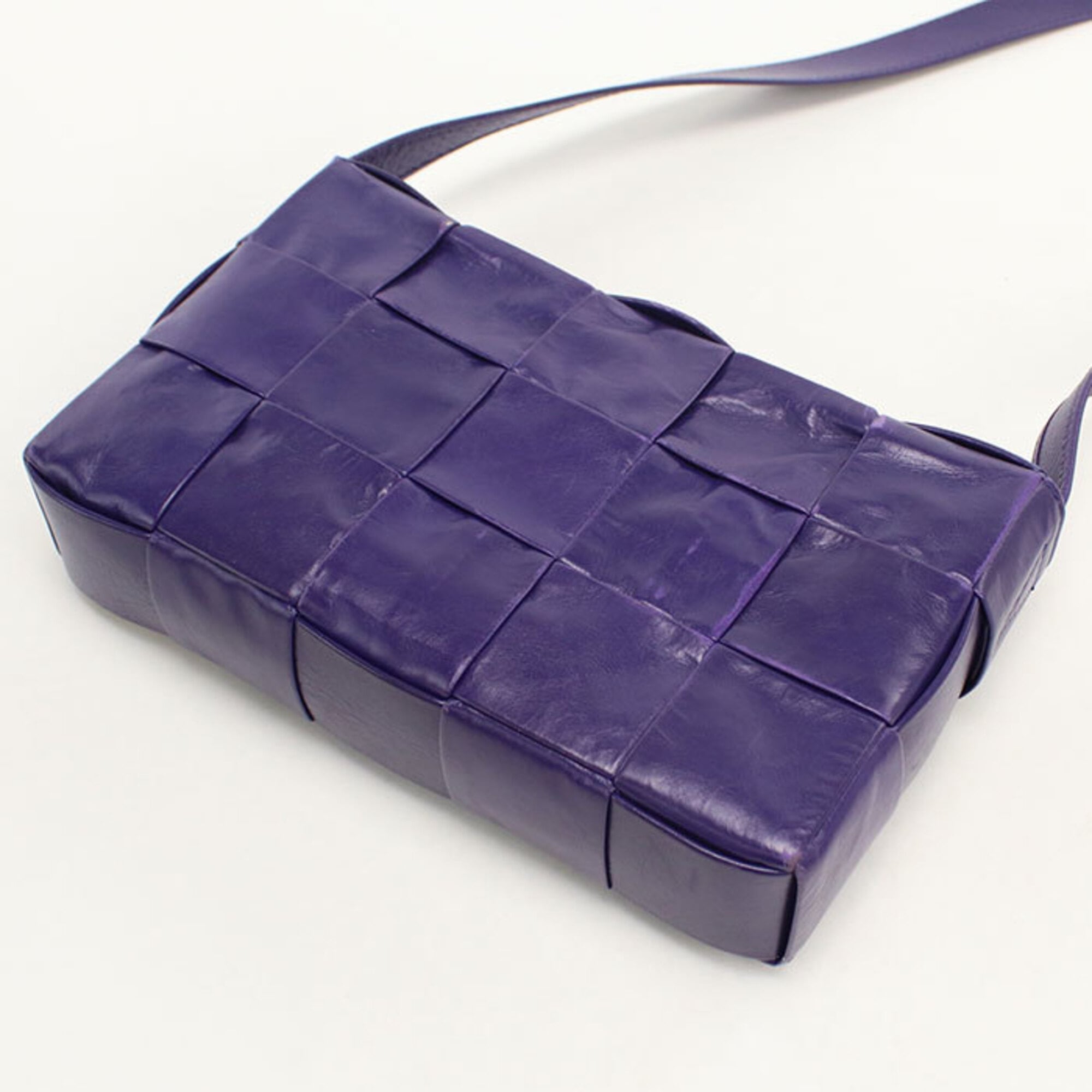 Bottega Veneta Purple Leather Shoulder Bag (Pre-Owned)