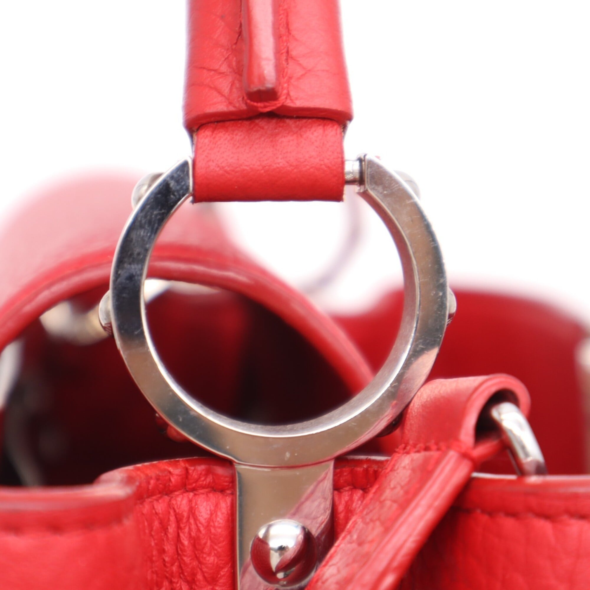Louis Vuitton Red Color Leather Handbag Shoulder Bag (Pre-Owned)