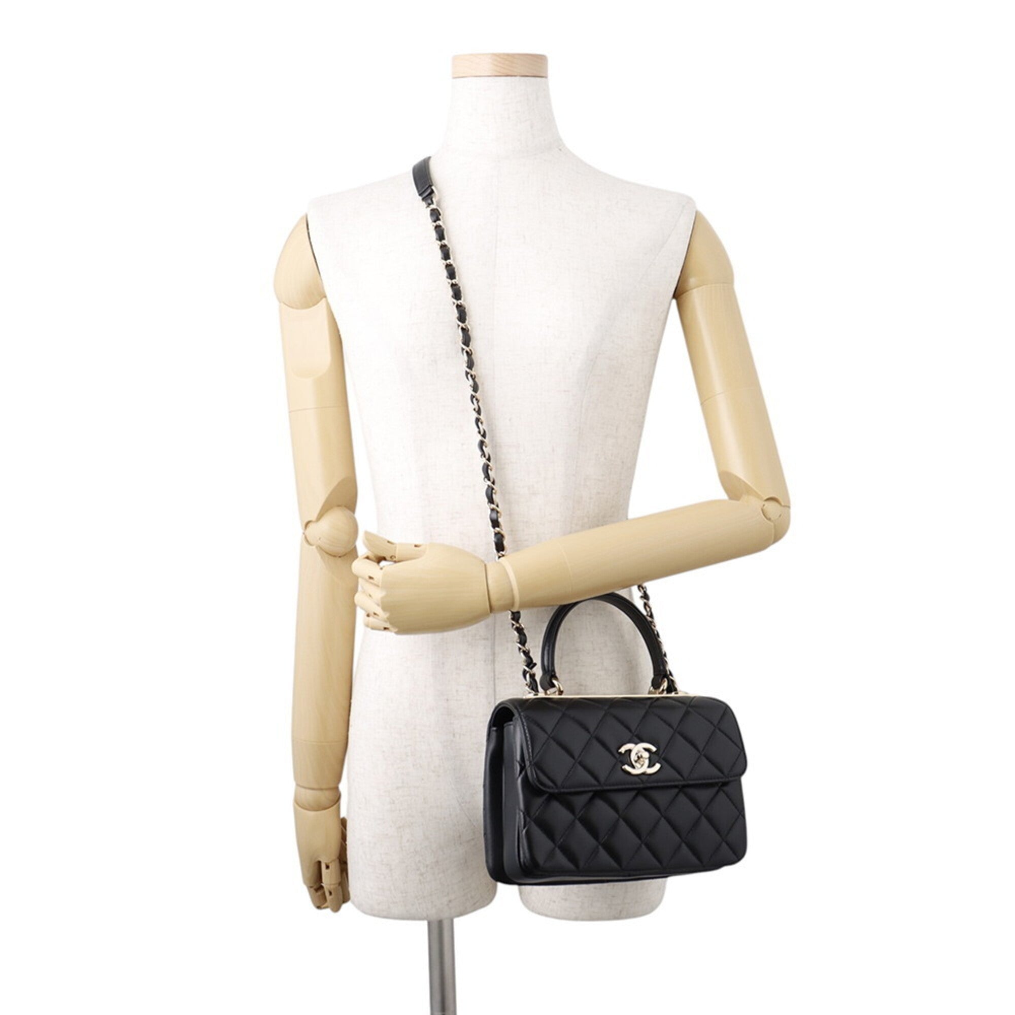 Chanel Black Leather Handbag Shoulder Bag (Pre-Owned)
