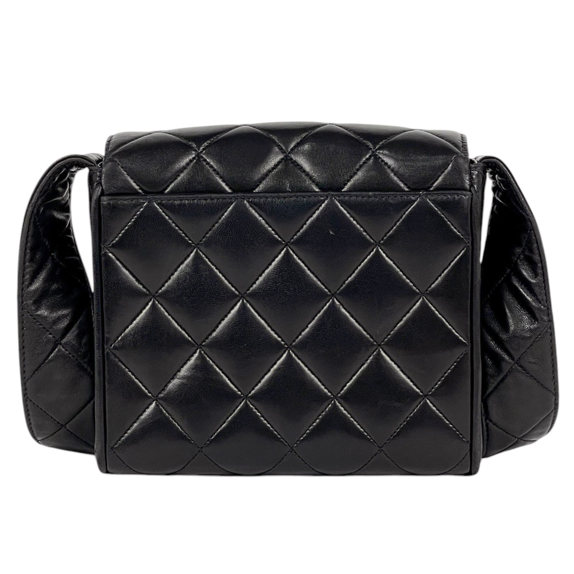 Chanel Black Leather Shoulder Bag (Pre-Owned)