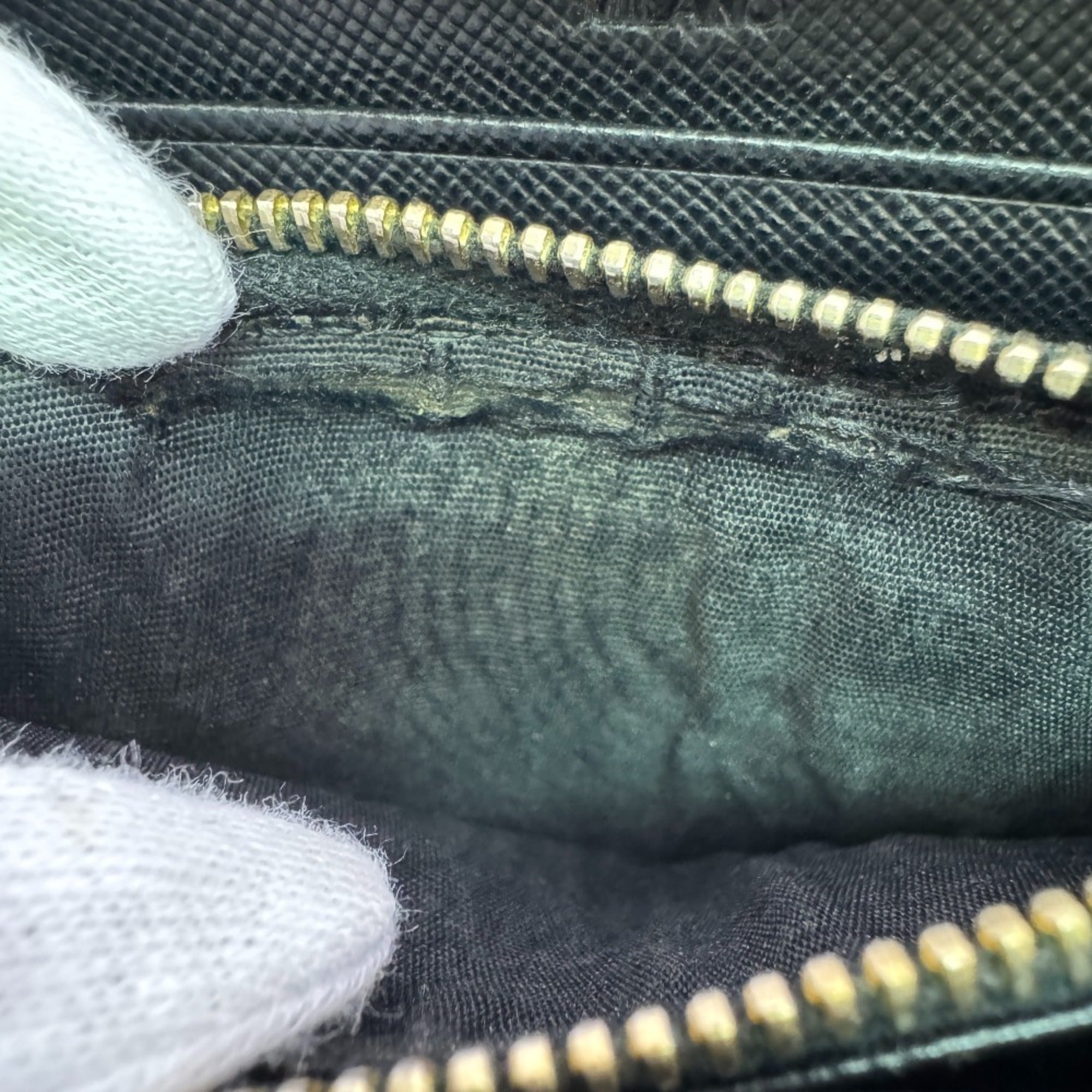 Prada Black Leather Wallet (Bi-Fold) (Pre-Owned)