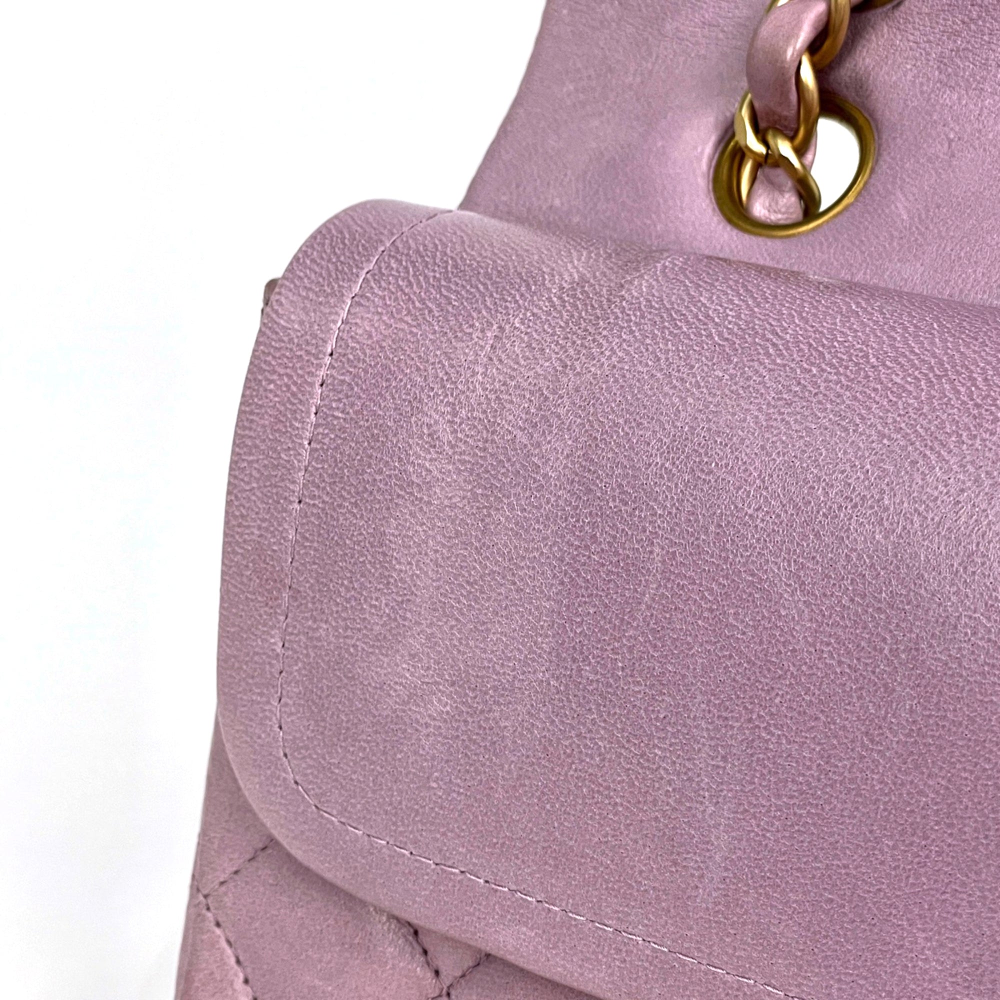Chanel Purple Leather Shoulder Bag (Pre-Owned)