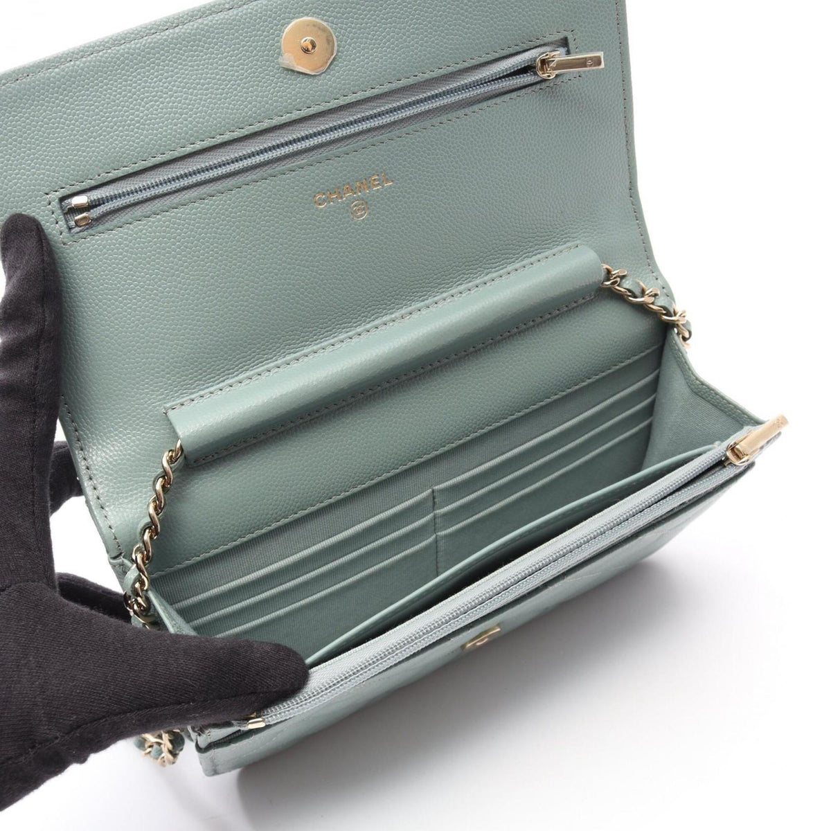 Chanel Green Grained Calfskin Handbag Shoulder Bag (Pre-Owned)