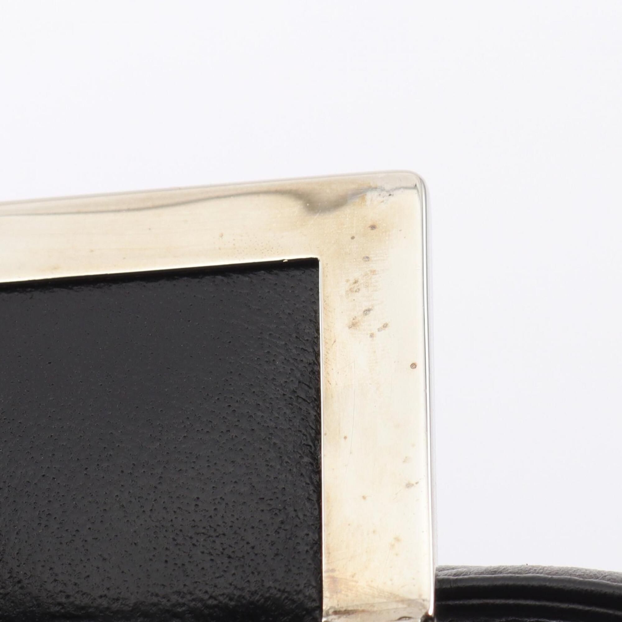 Chanel Black Leather Handbag (Pre-Owned)