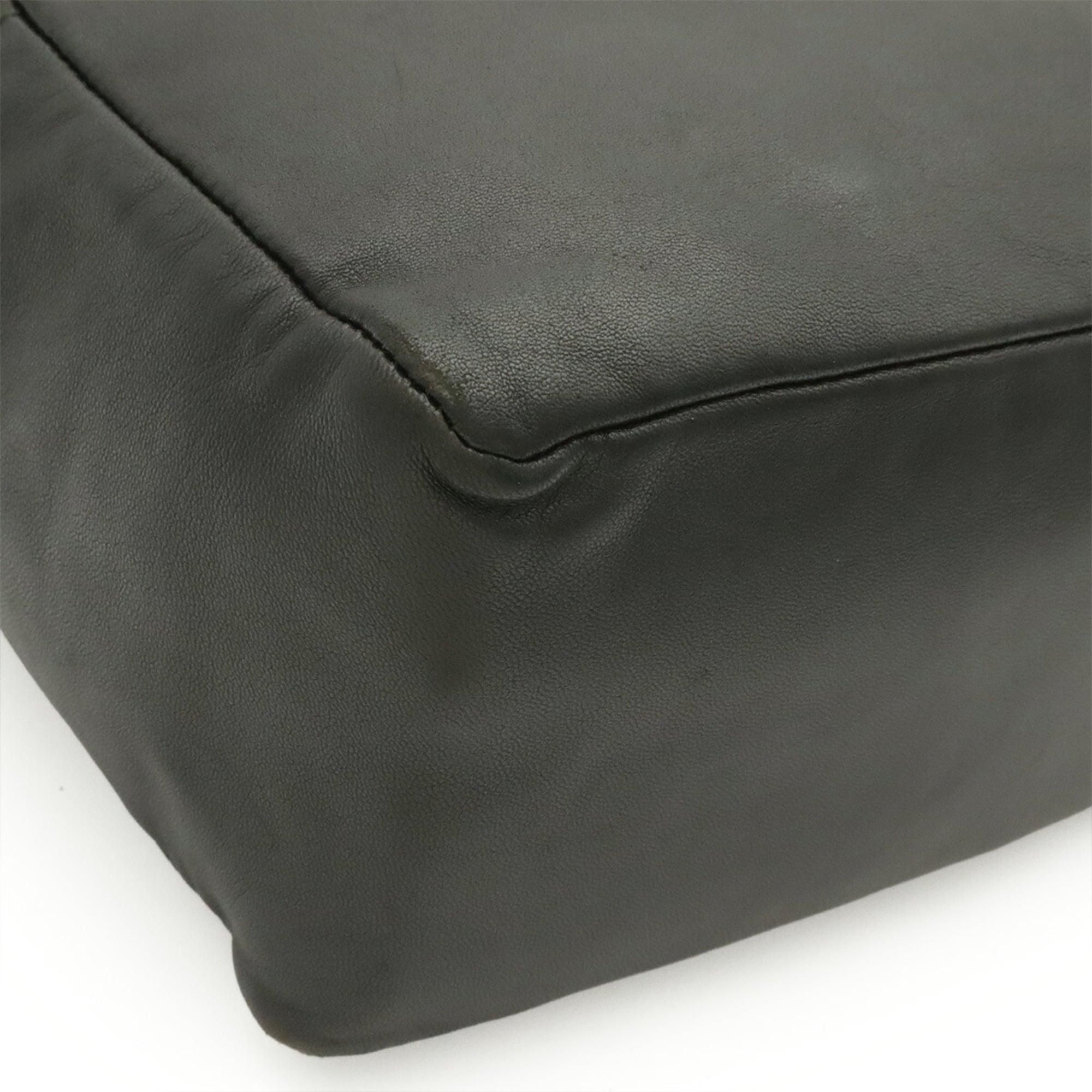 Loewe Black Leather Handbag (Pre-Owned)