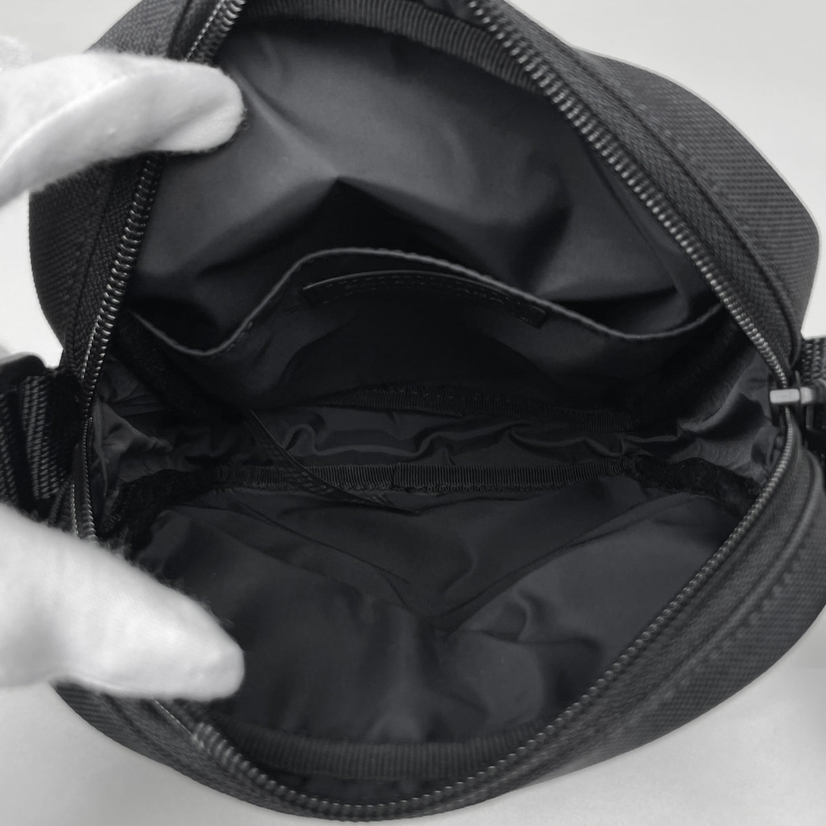 Balenciaga Black Nylon Shoulder Bag (Pre-Owned)