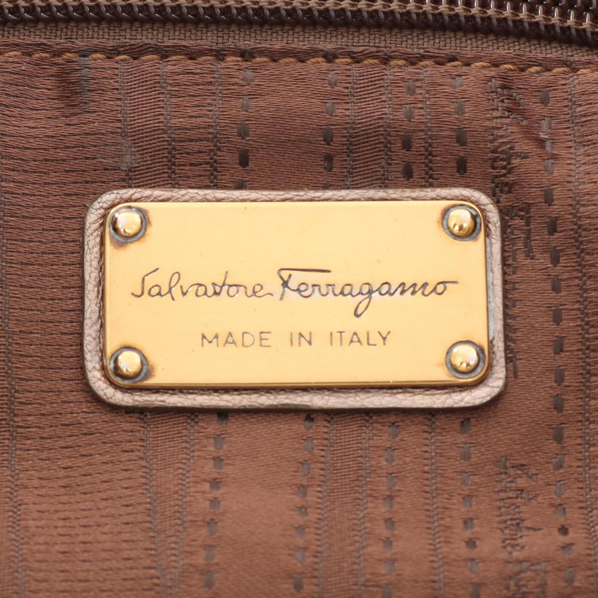 Salvatore Ferragamo Gold Leather Handbag Shoulder Bag (Pre-Owned)