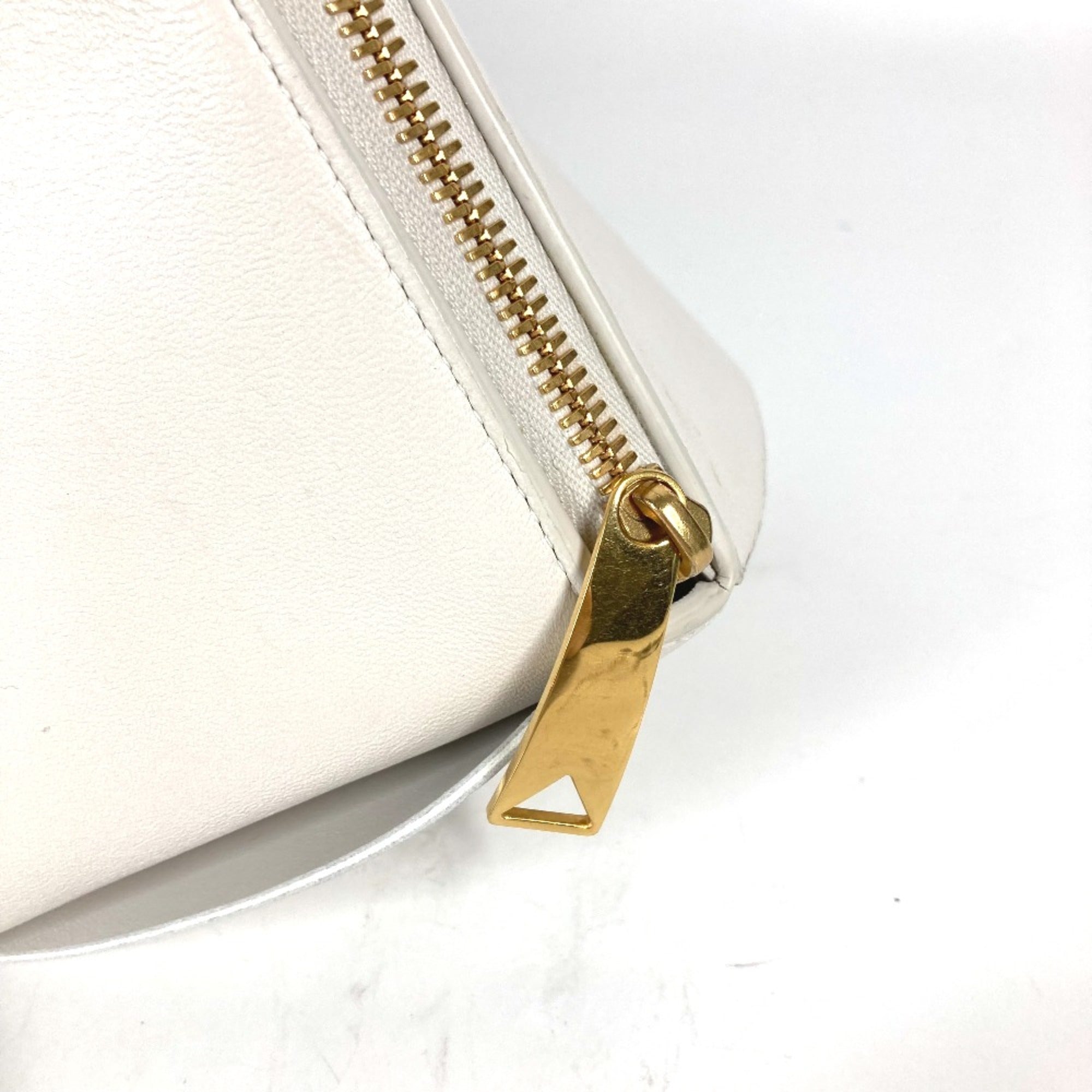 Bottega Veneta White Leather Pouch (Pre-Owned)